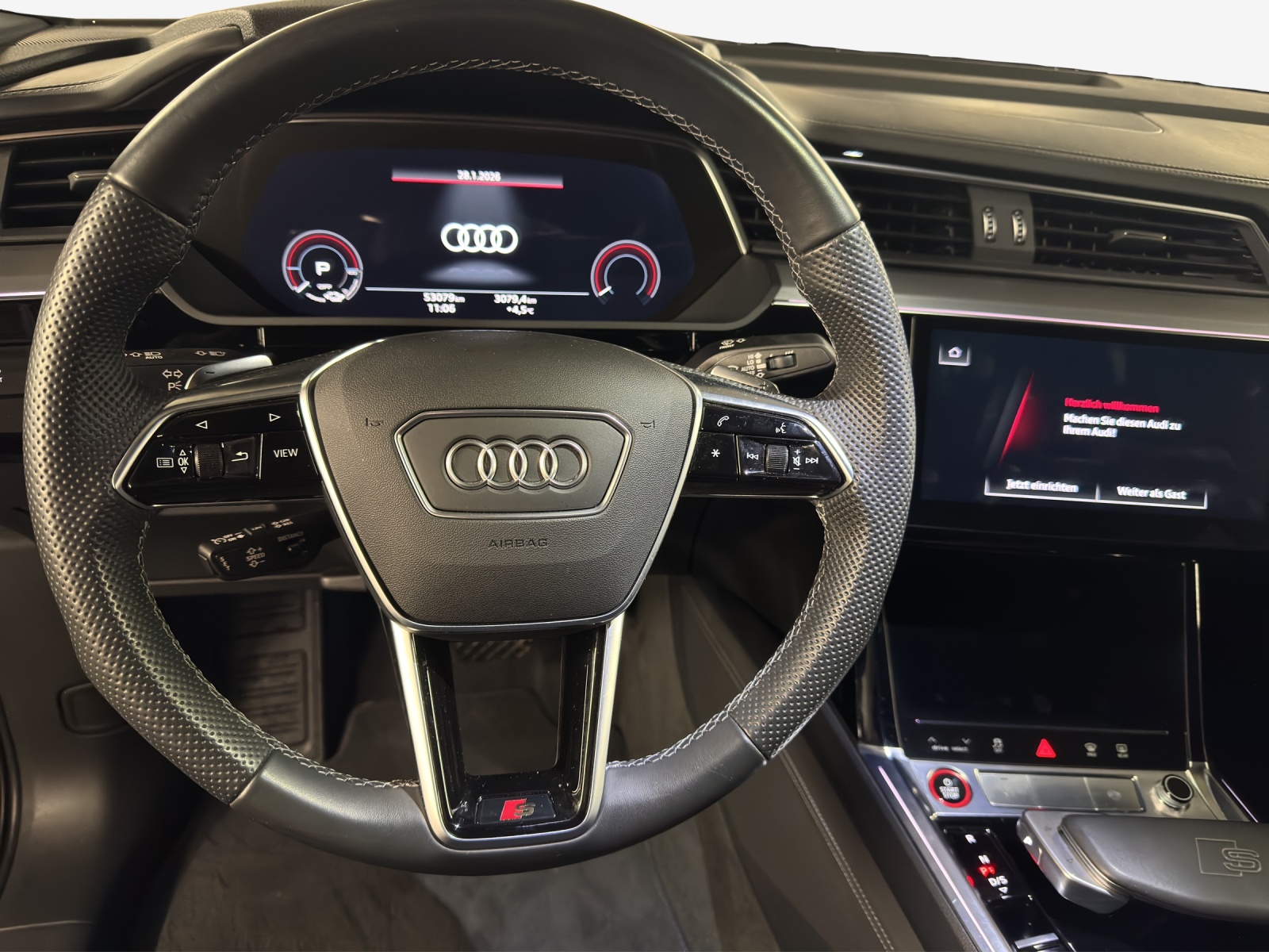 AUDI e-tron S Sportback quattro-image-9