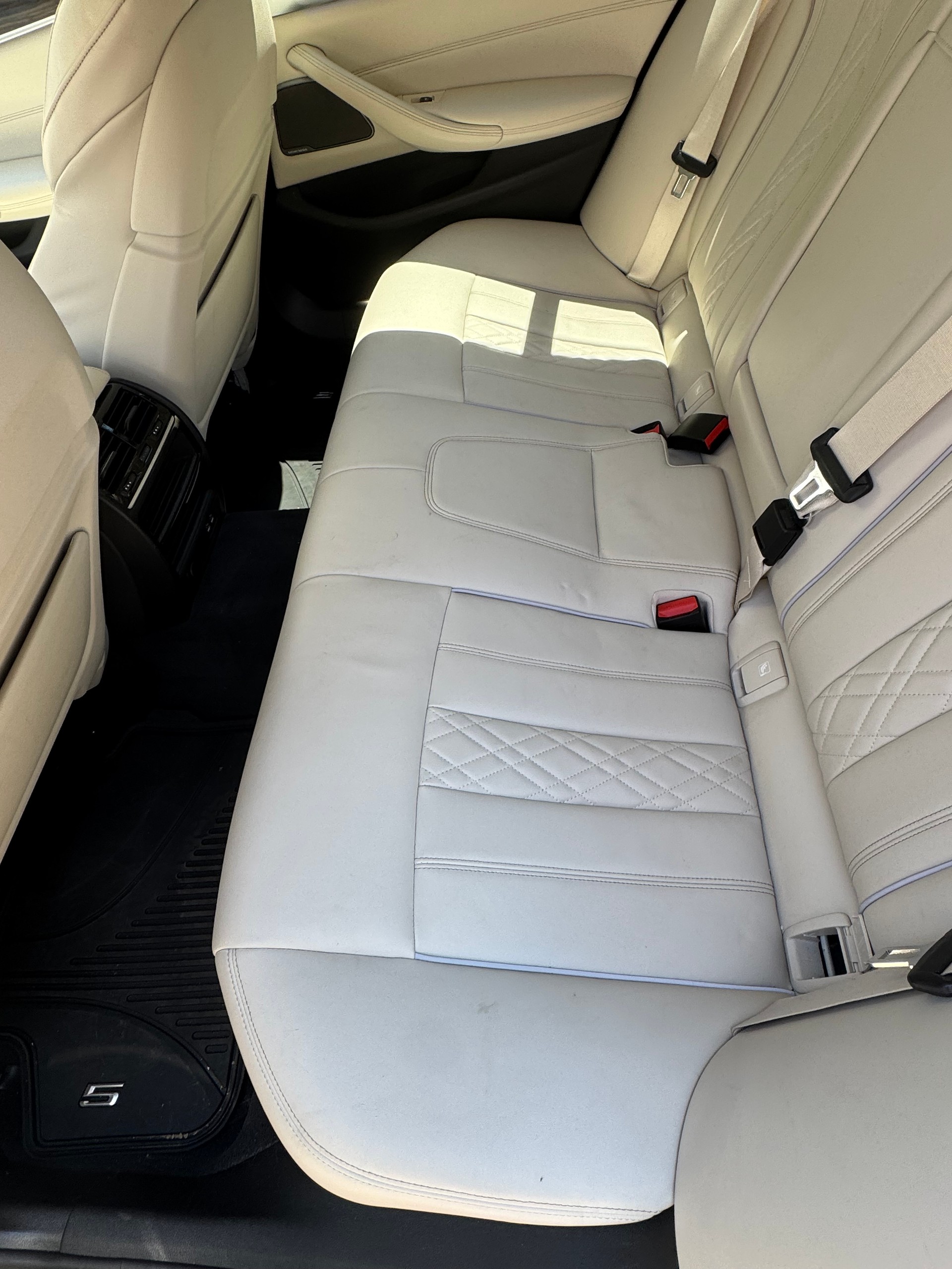 BMW 540i Luxury Line Steptronic xDrive-image-12