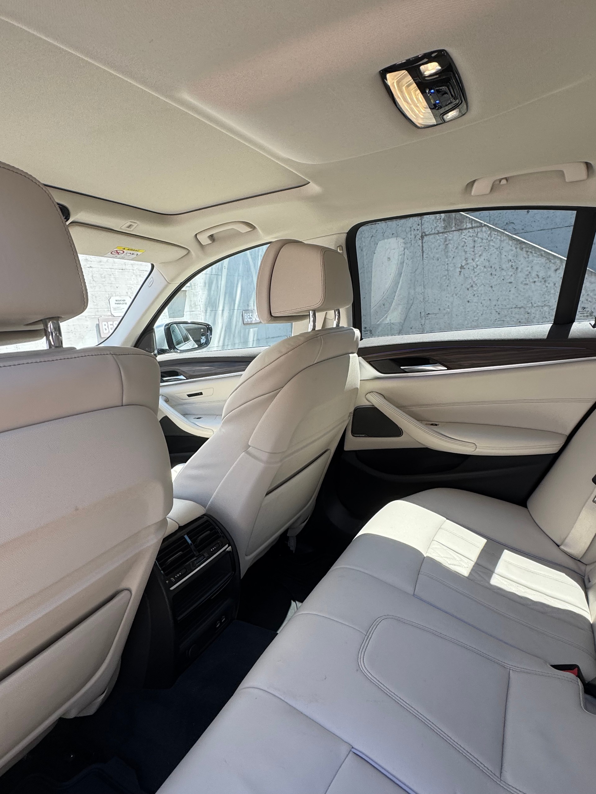 BMW 540i Luxury Line Steptronic xDrive-image-15