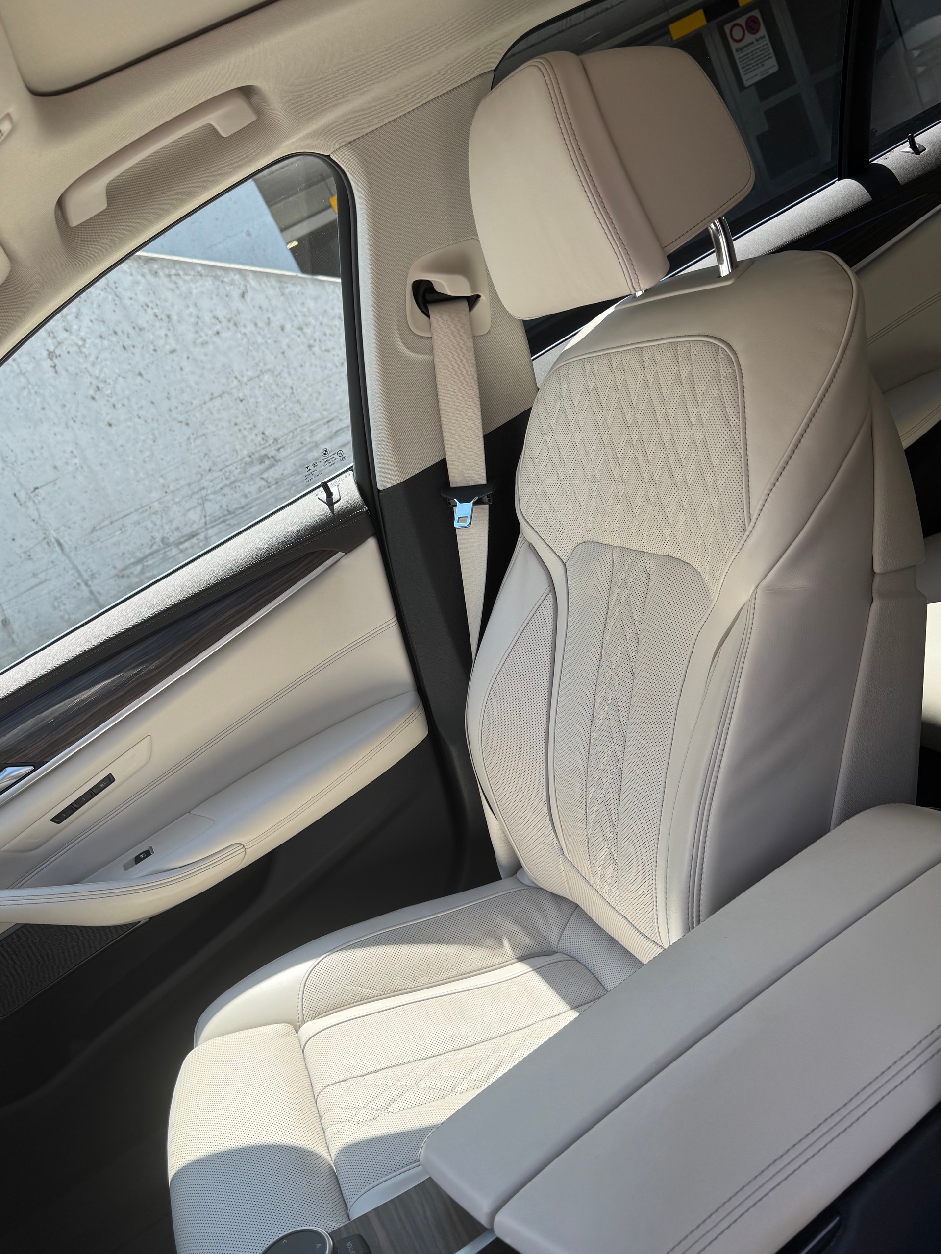 BMW 540i Luxury Line Steptronic xDrive-image-14