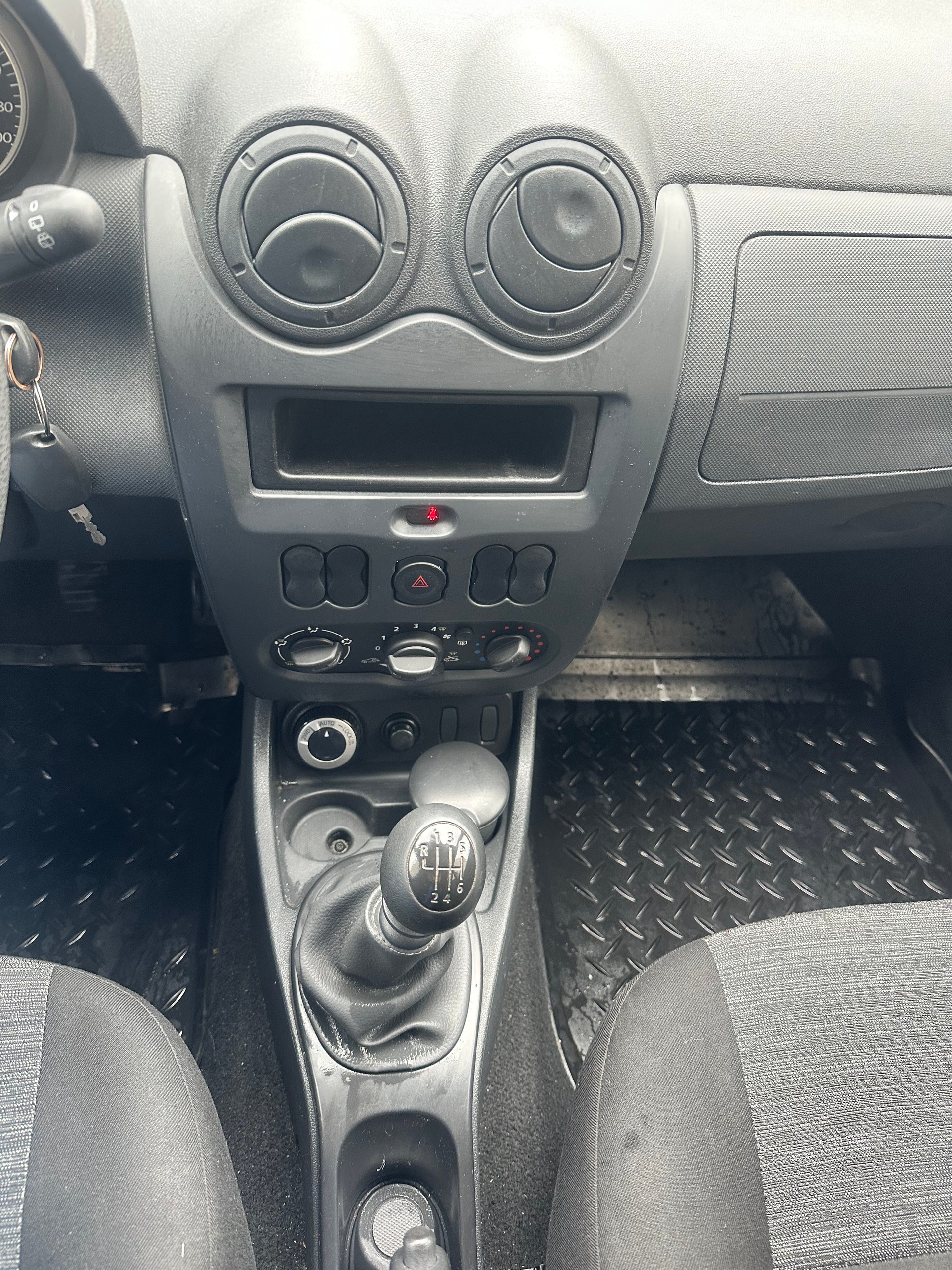 DACIA Duster 1.6 4x4-image-11