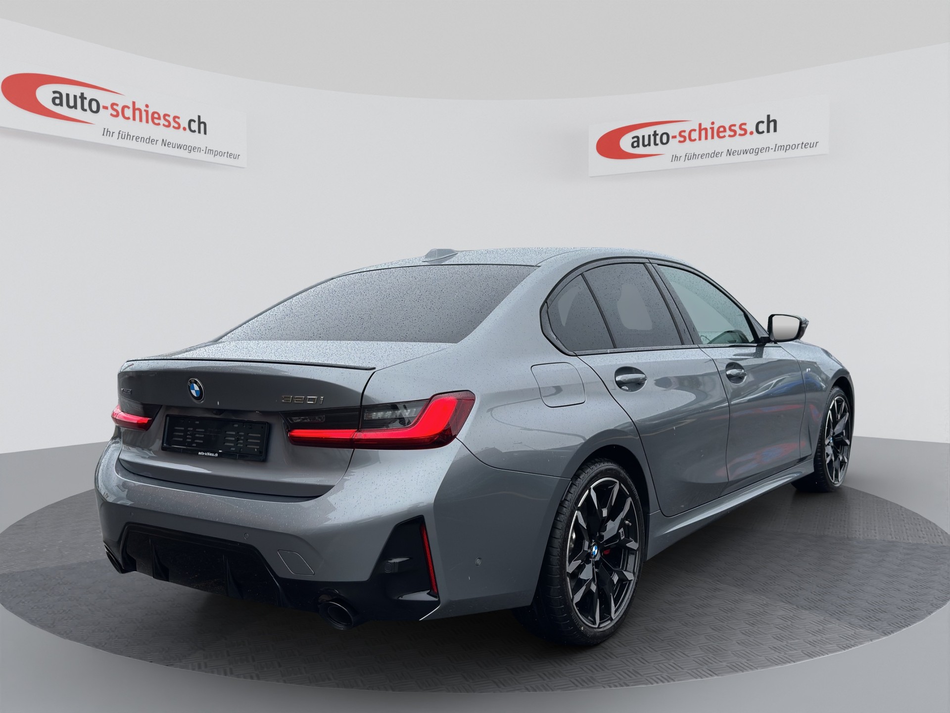 BMW 320i xDrive Steptronic M Sport-image-4
