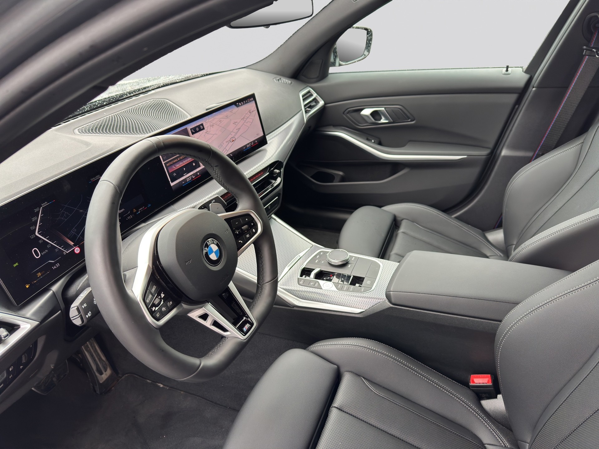 BMW 320i xDrive Steptronic M Sport-image-6
