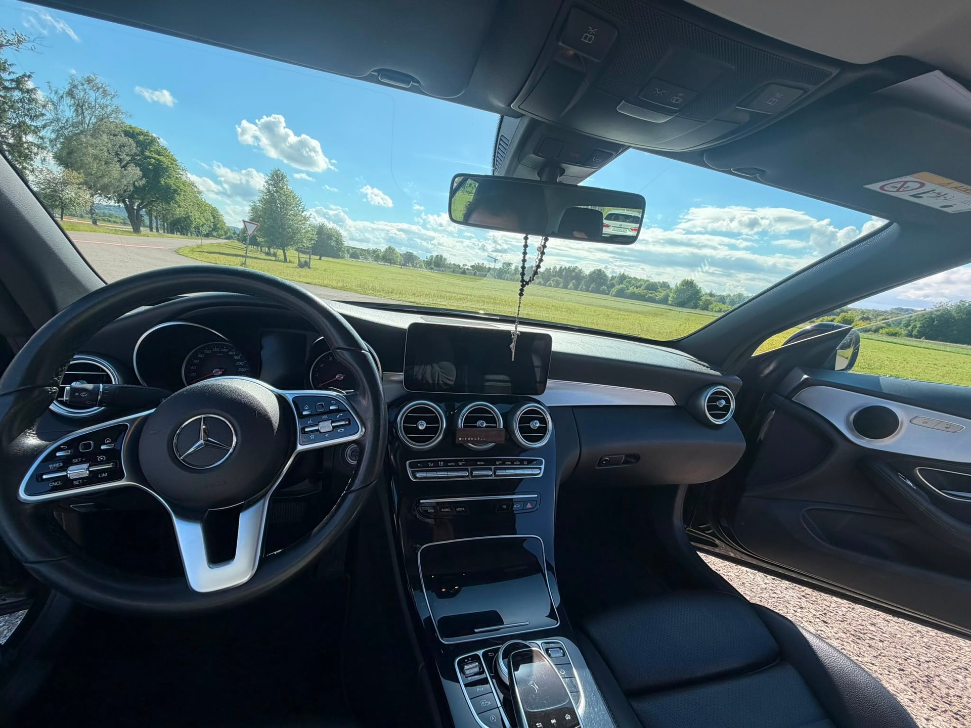 MERCEDES-BENZ C 180-image-3