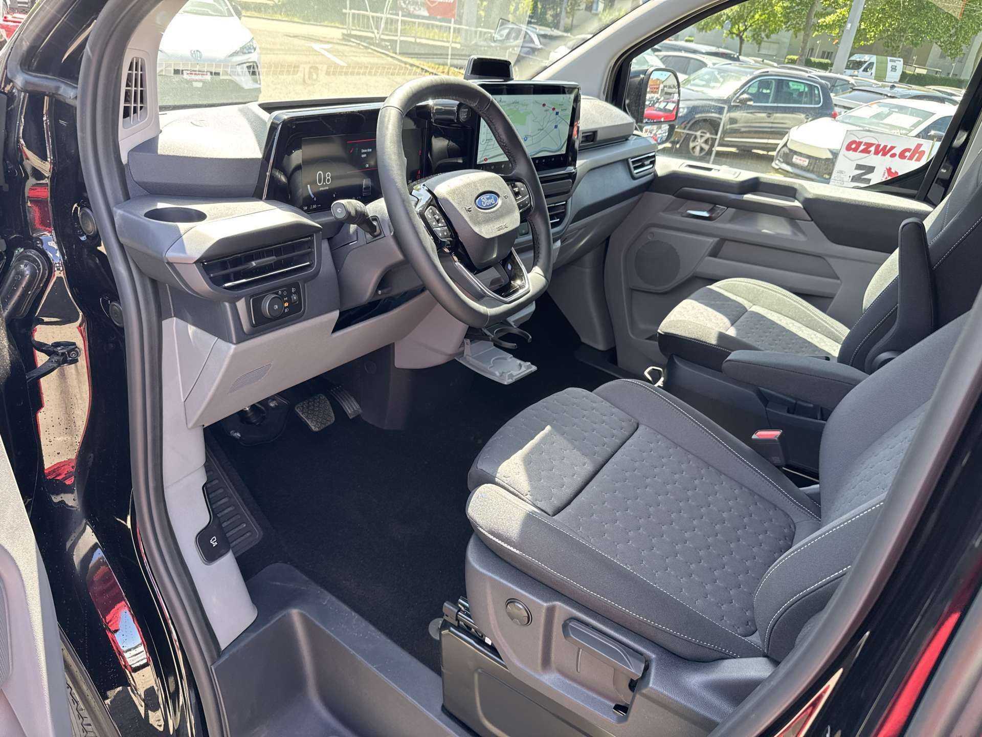 FORD Tourneo Custom 320 L1H1 Titanium 8-Plätzer Automat-image-5