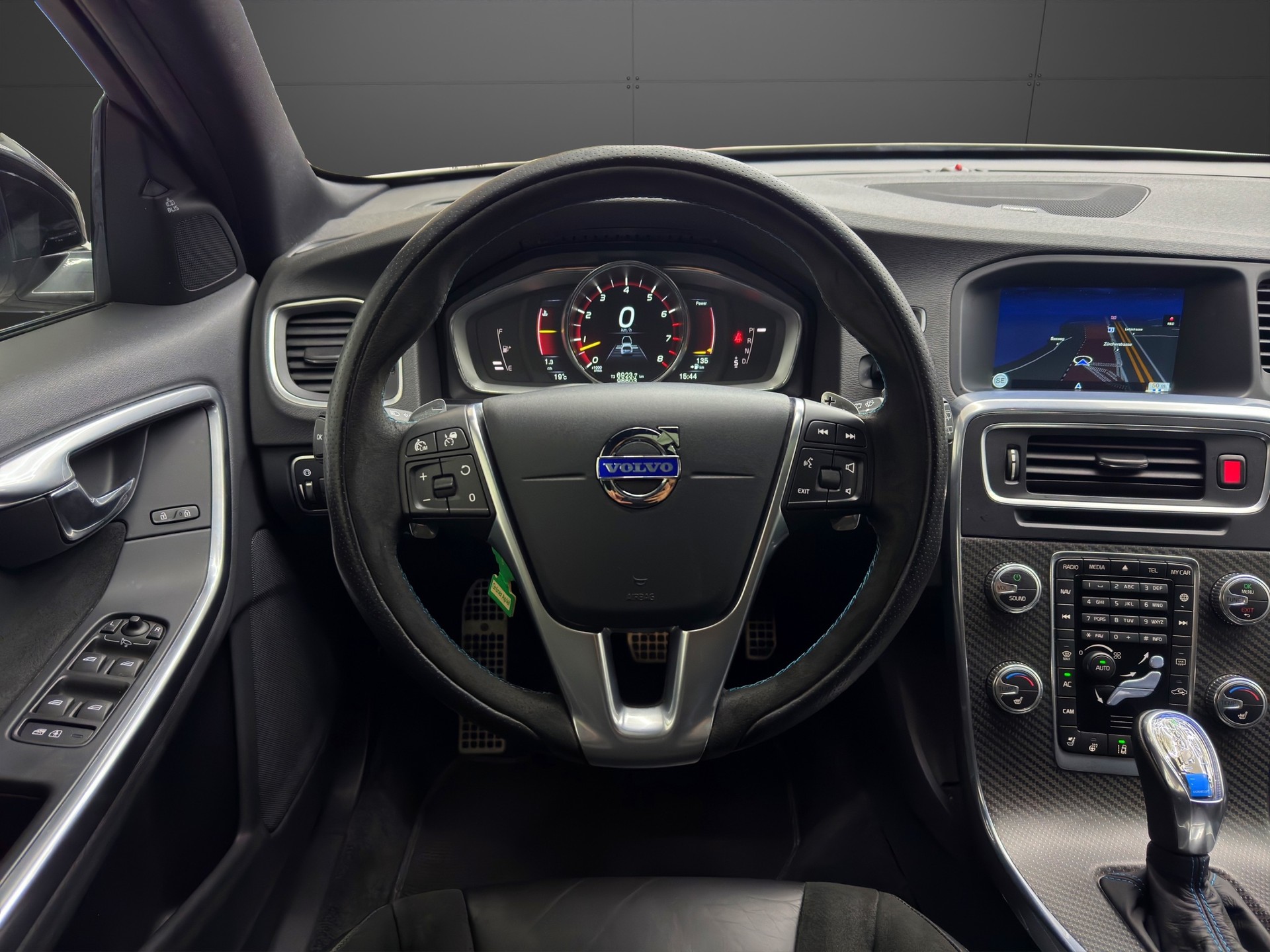 VOLVO V60 T6 AWD Polestar Geartronic-image-10