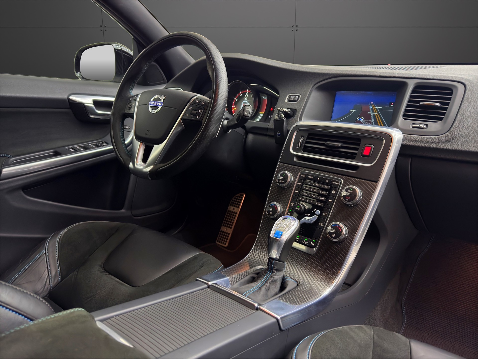 VOLVO V60 T6 AWD Polestar Geartronic-image-12