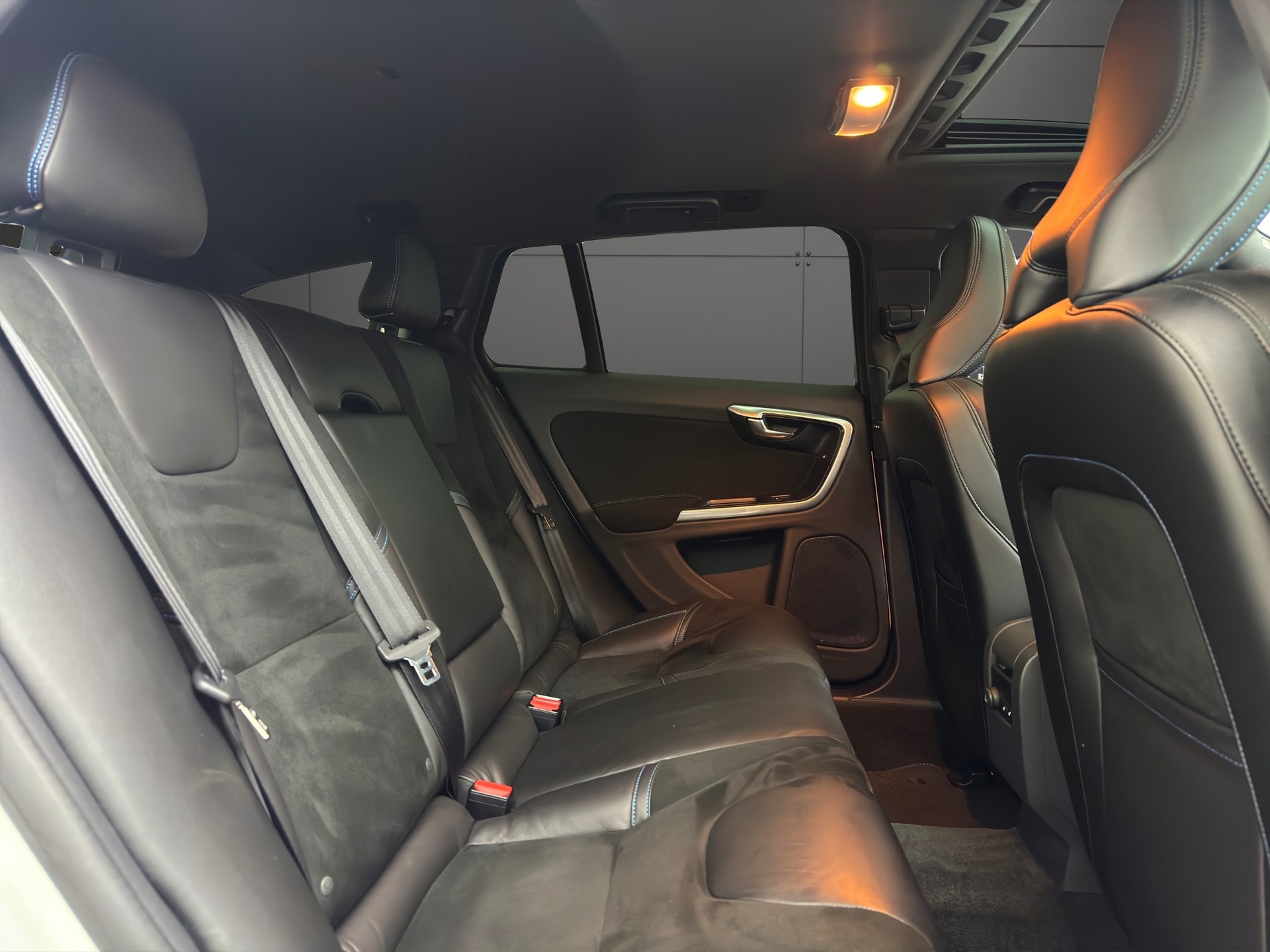 VOLVO V60 T6 AWD Polestar Geartronic-image-14