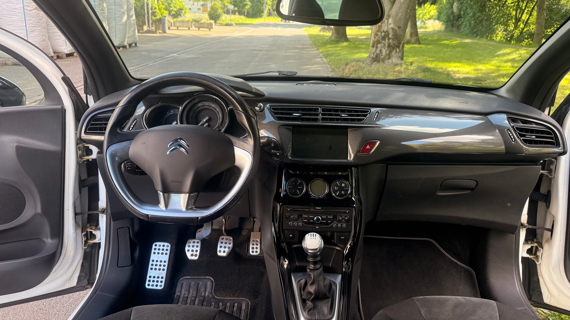 DS AUTOMOBILES DS3 1.6 THP Ultra Prestige-image-6