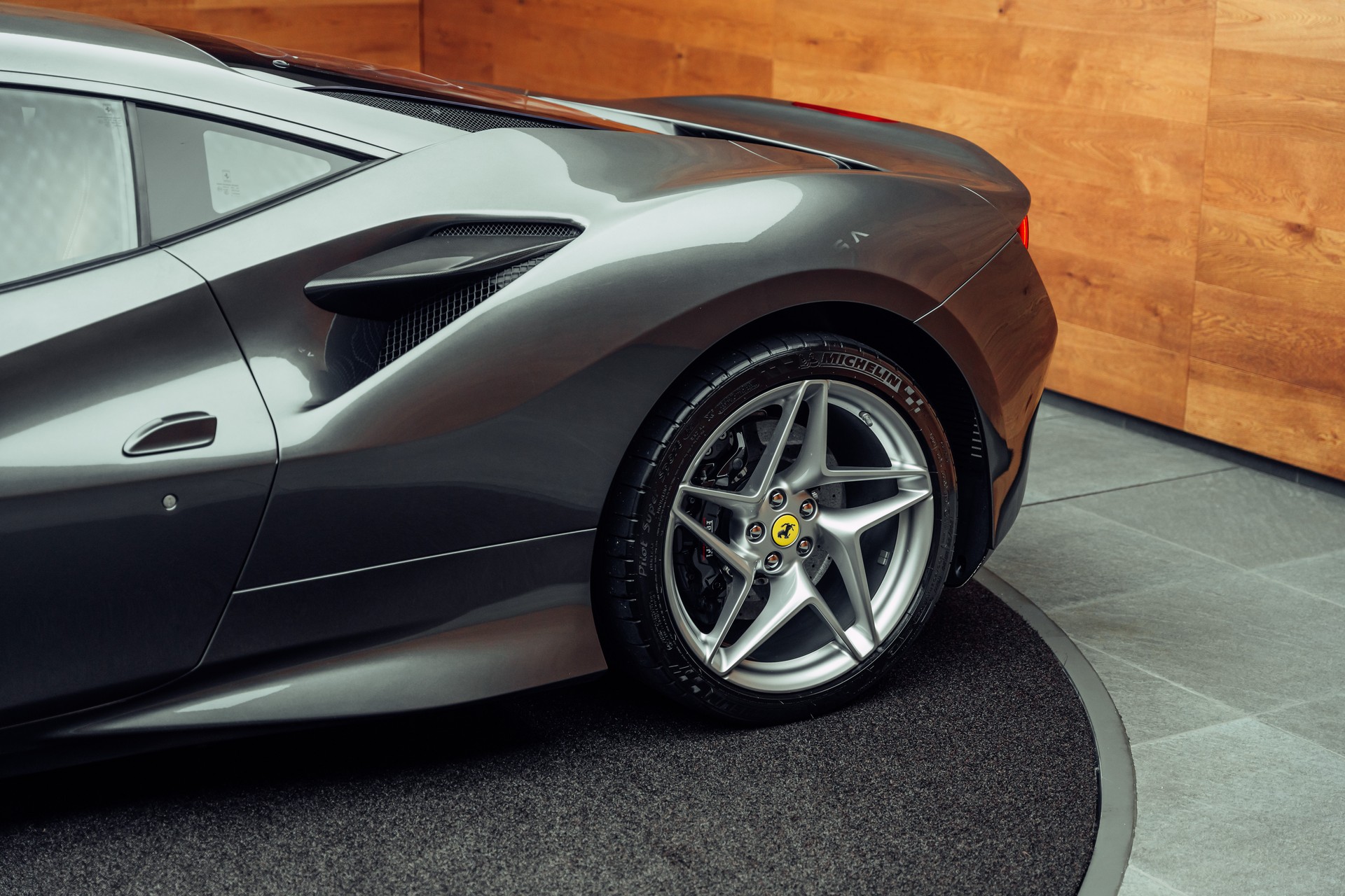 FERRARI F8 Tributo-image-21
