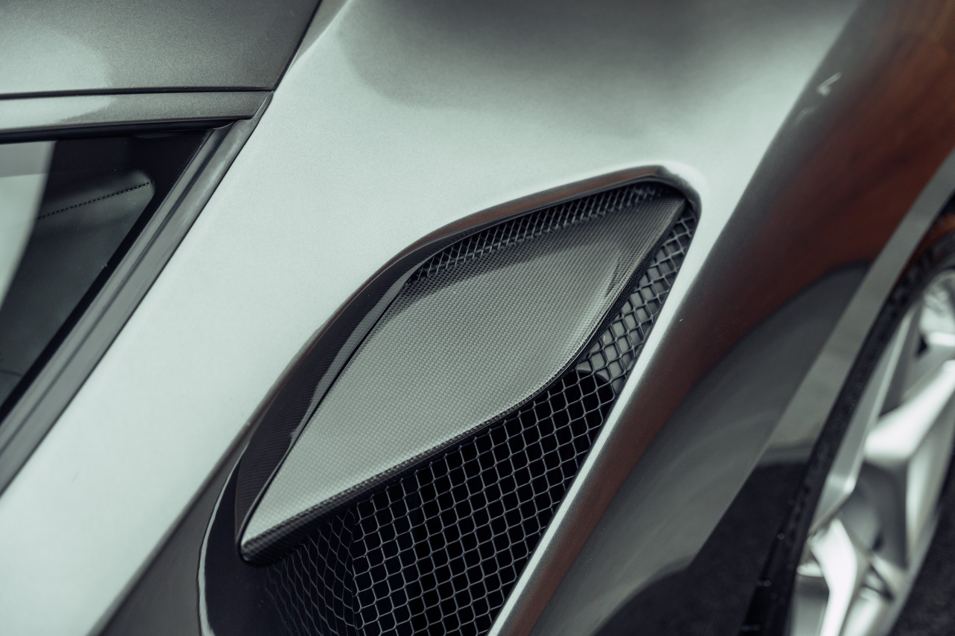 FERRARI F8 Tributo-image-18