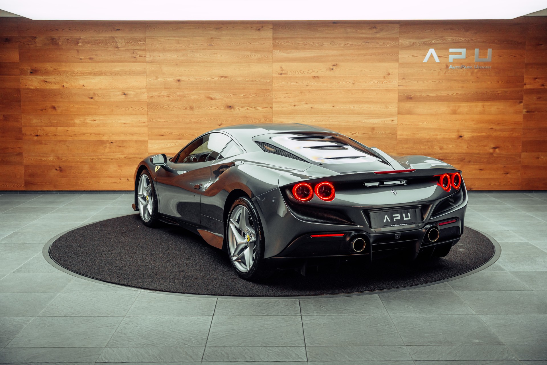 FERRARI F8 Tributo-showroom-element-2