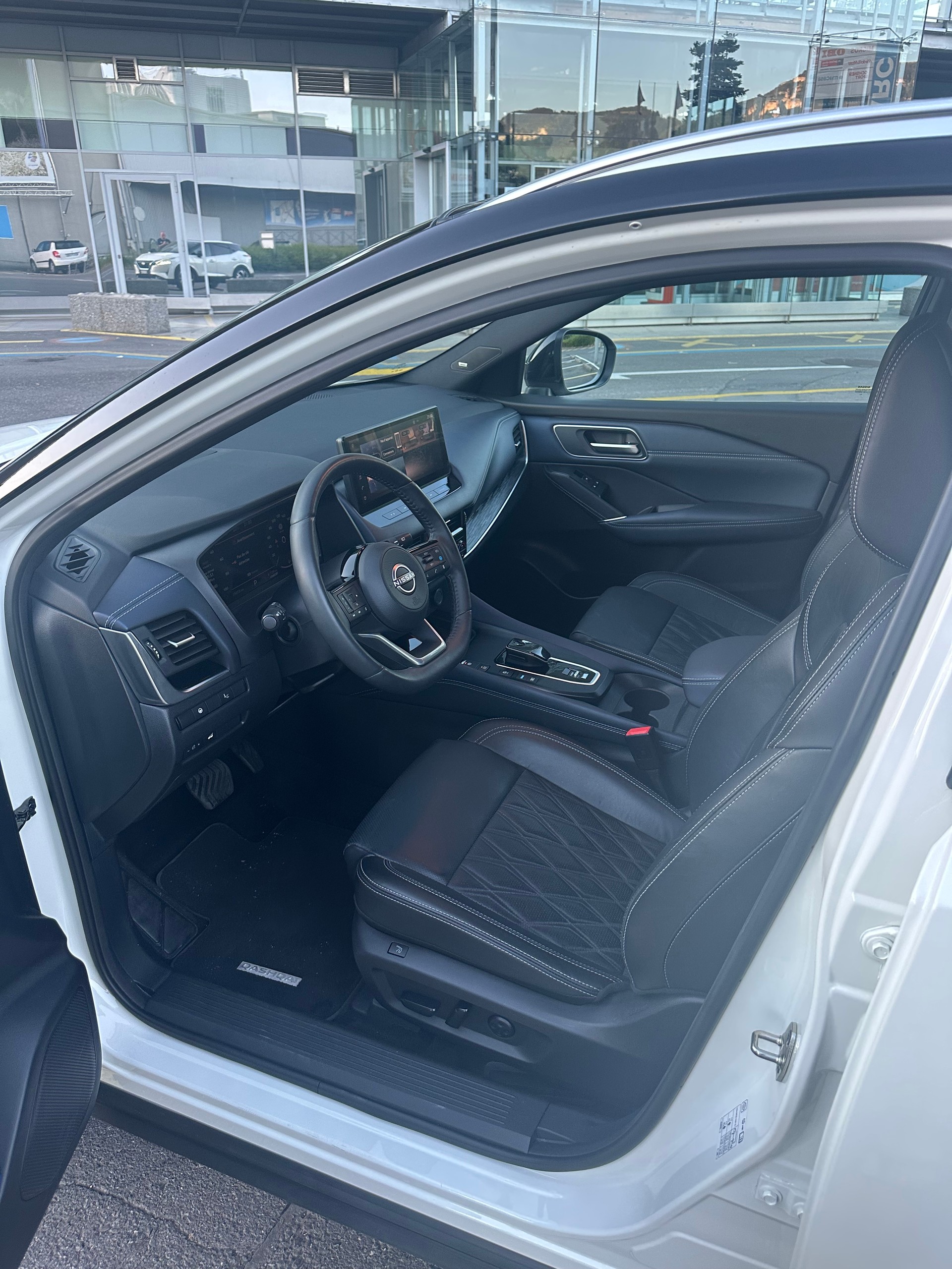 NISSAN 1.5 VC-T Tekna+-image-1