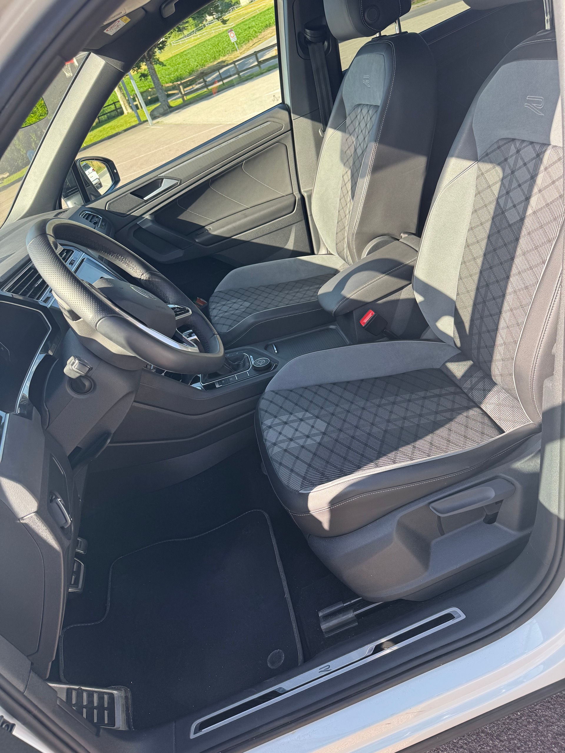 VW 2.0 TSI R-Line DSG-image-4