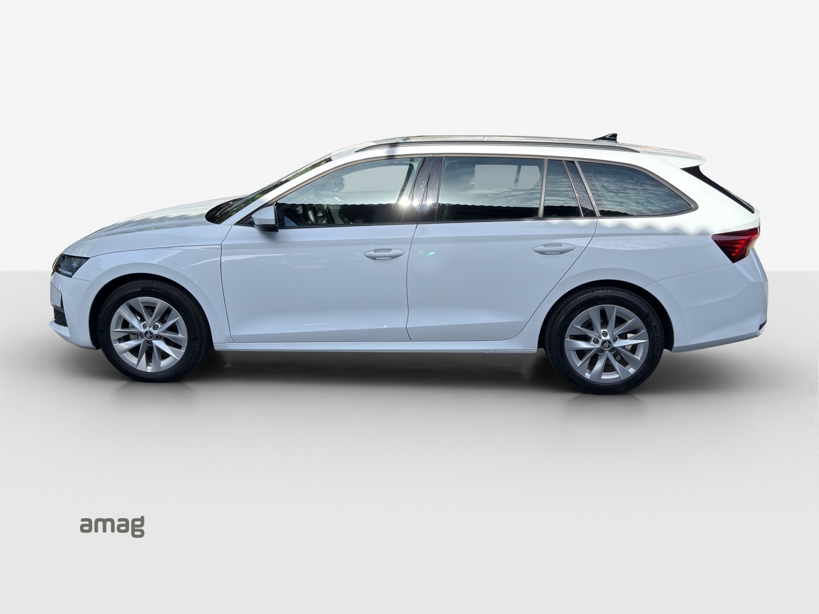 SKODA Octavia Combi 1.5 TSI mHEV DSG Dynamic-image-1