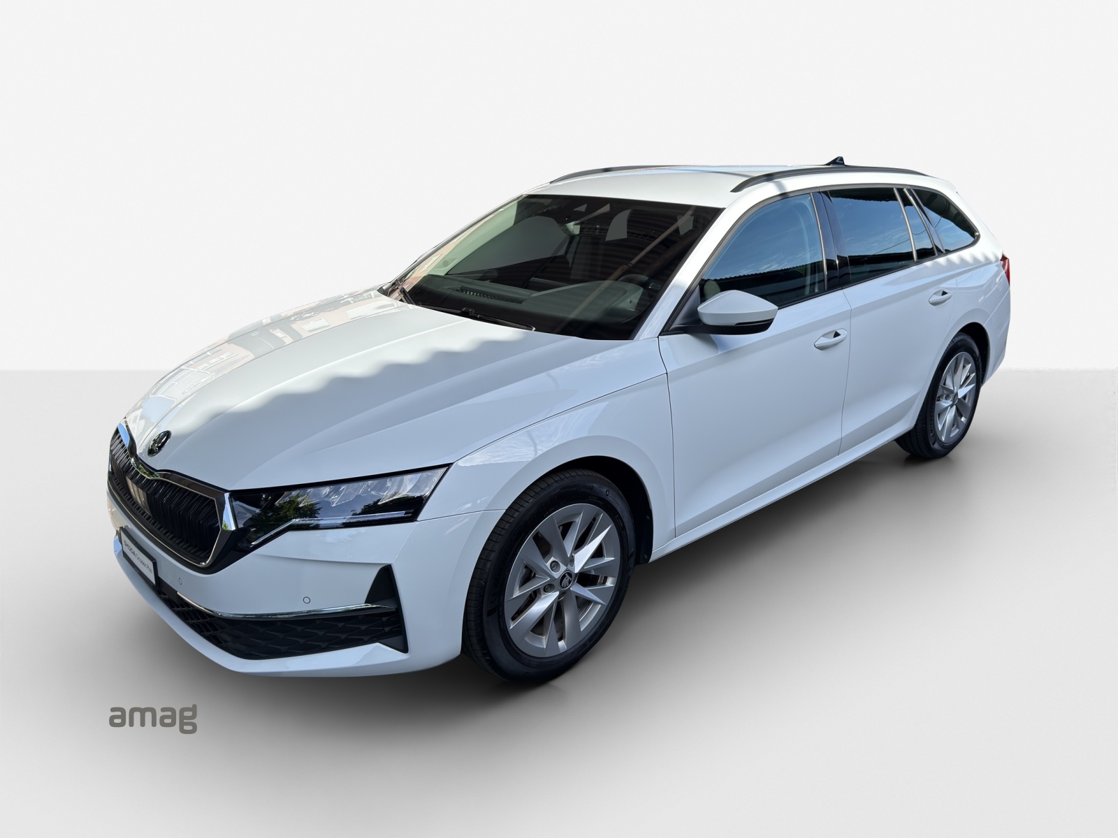 SKODA Octavia Combi 1.5 TSI mHEV DSG Dynamic-image-0