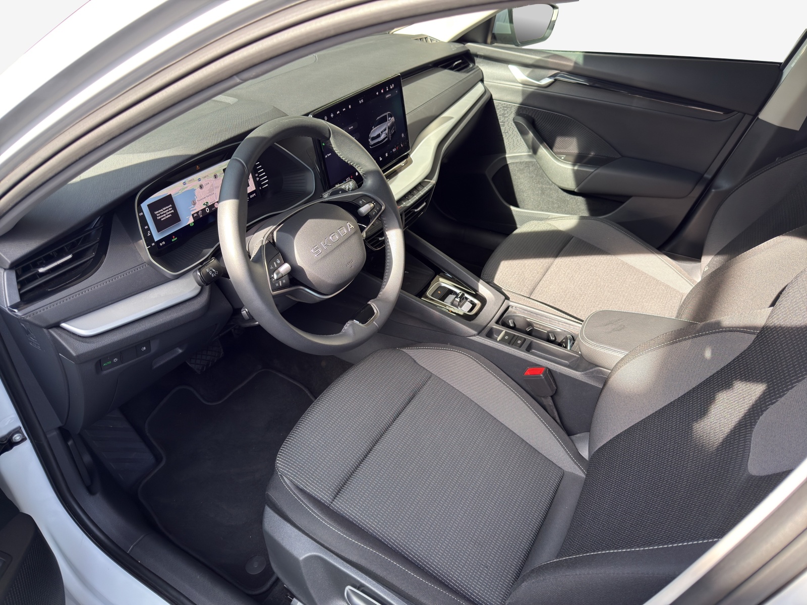 SKODA Octavia Combi 1.5 TSI mHEV DSG Dynamic-image-7