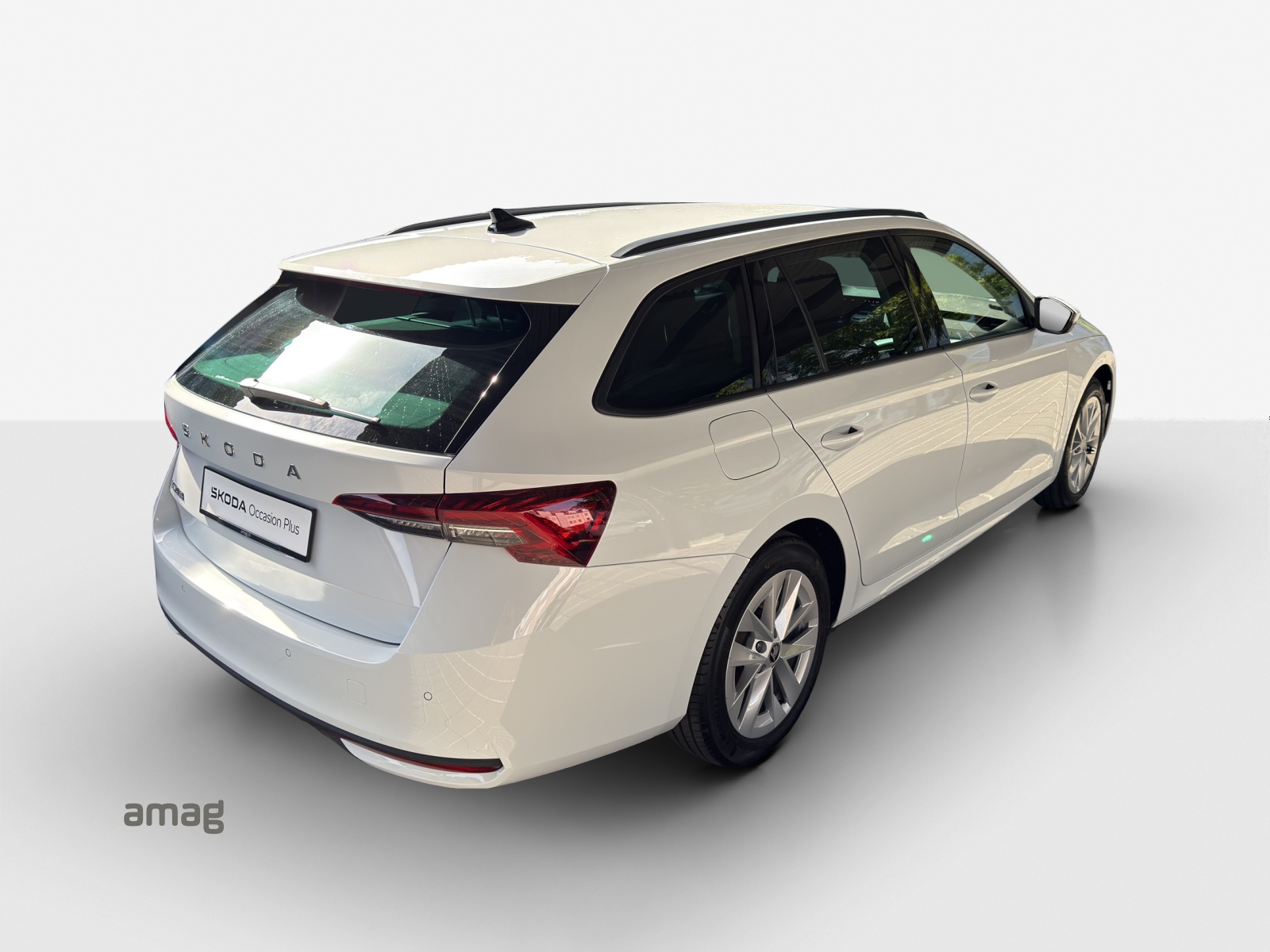SKODA Octavia Combi 1.5 TSI mHEV DSG Dynamic-image-4