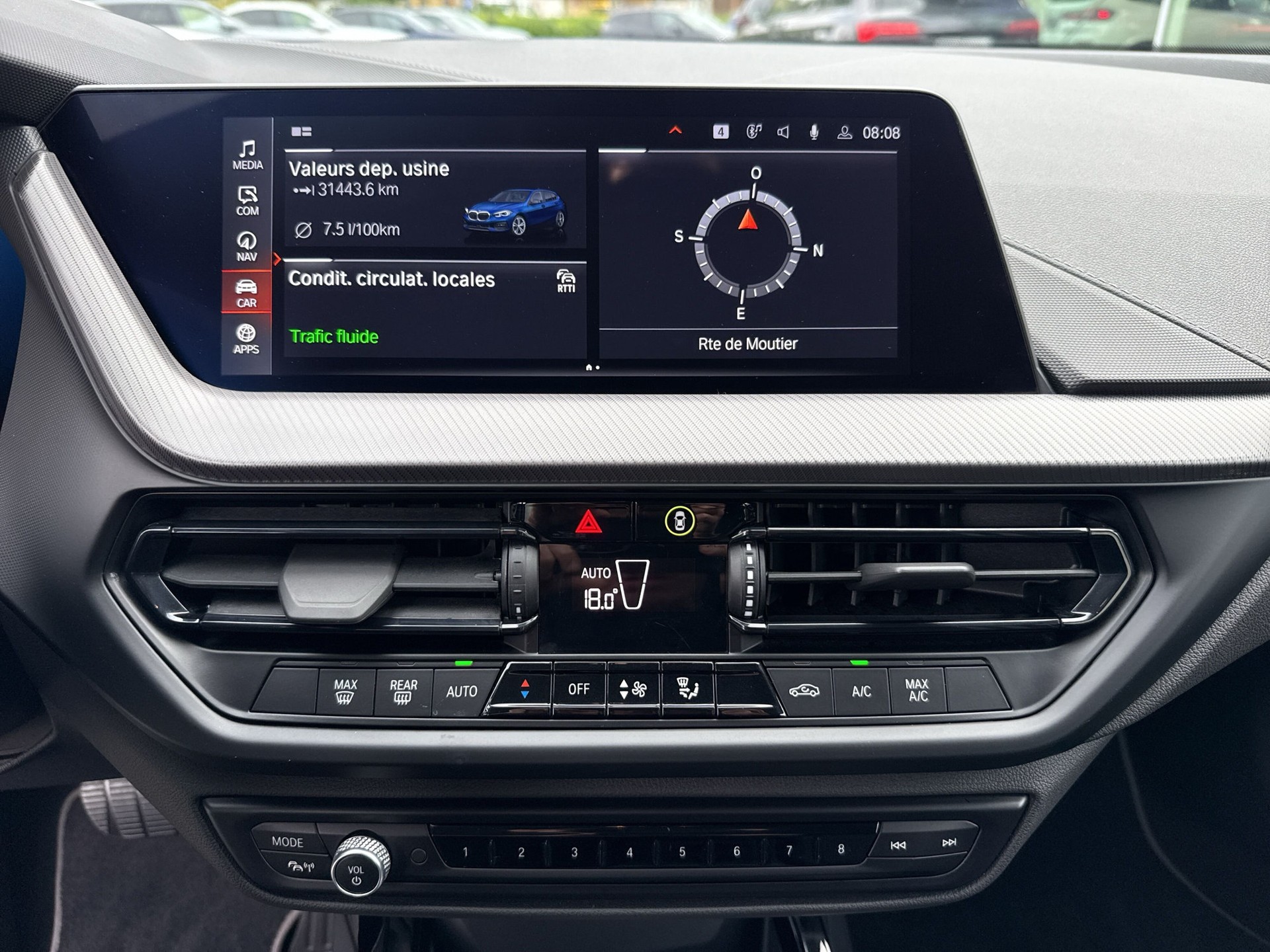 BMW 118i Sport Line Steptronic-image-10