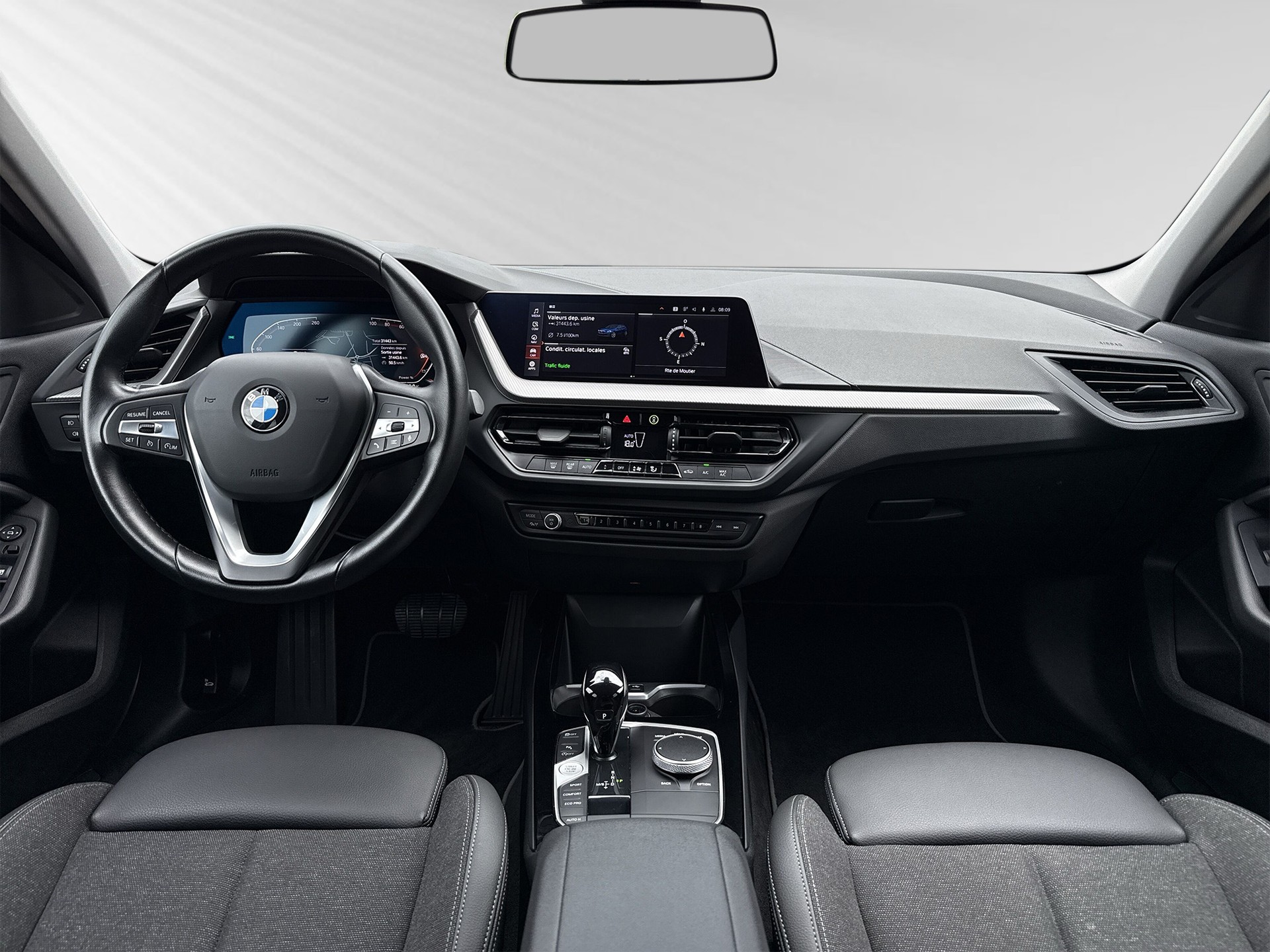 BMW 118i Sport Line Steptronic-image-5