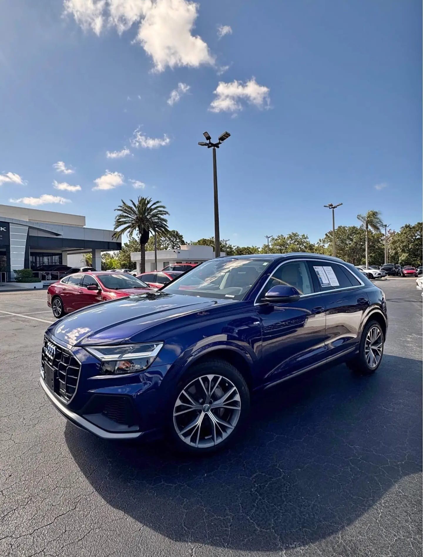 AUDI Q8-image-0