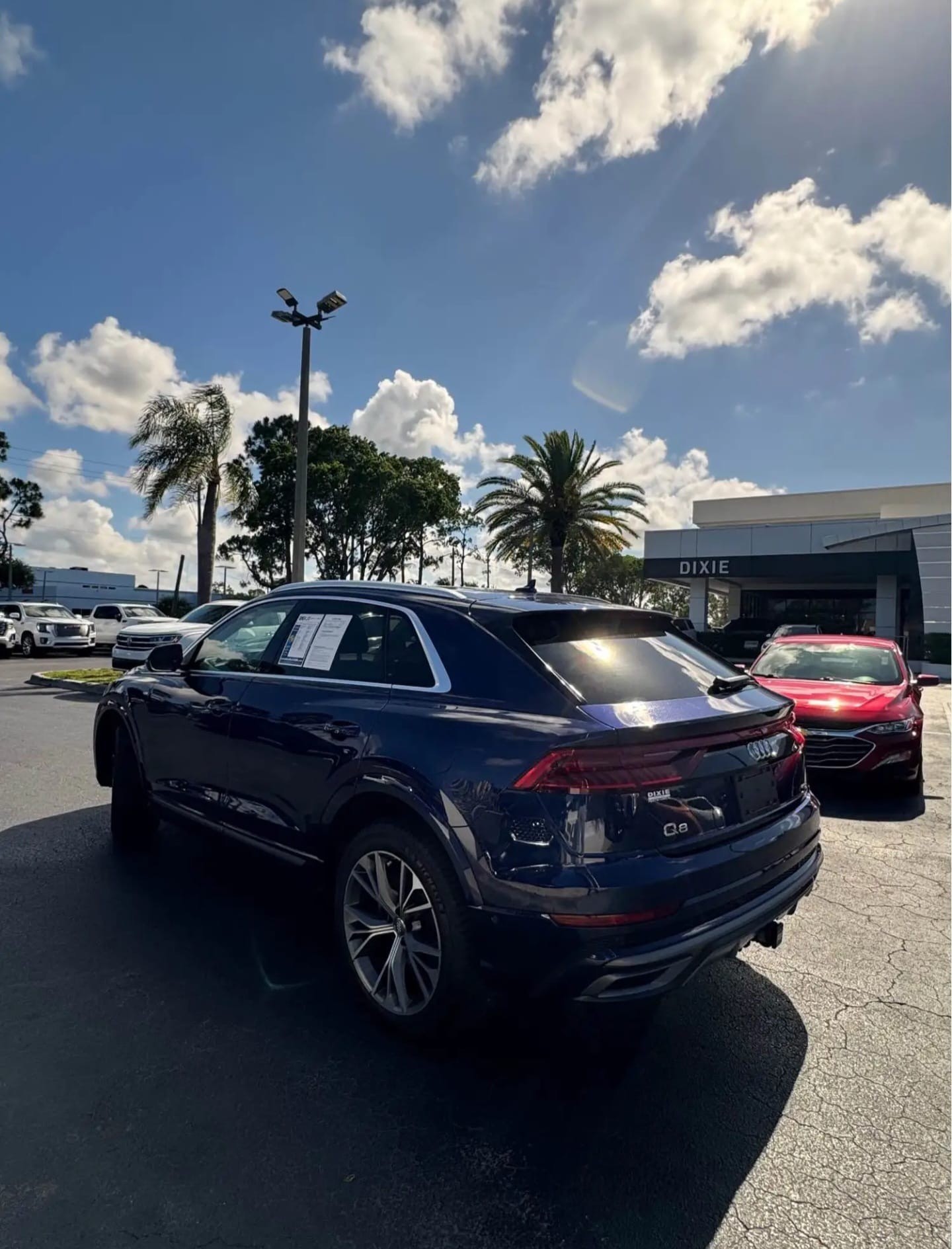 AUDI Q8-image-1