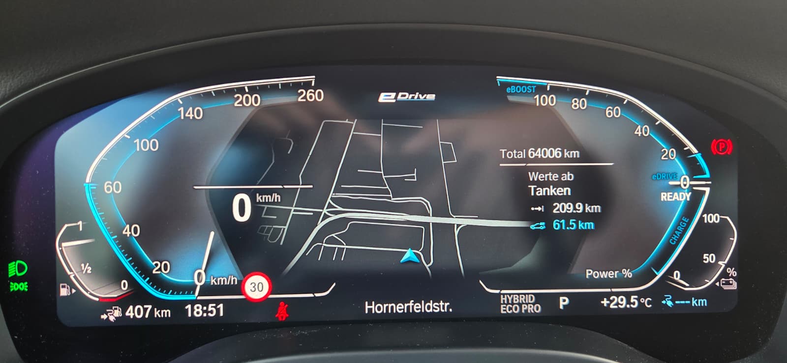 BMW 30e xDrive M Sport-image-8