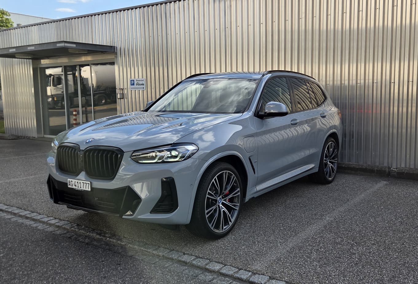 BMW 30e xDrive M Sport-image-0