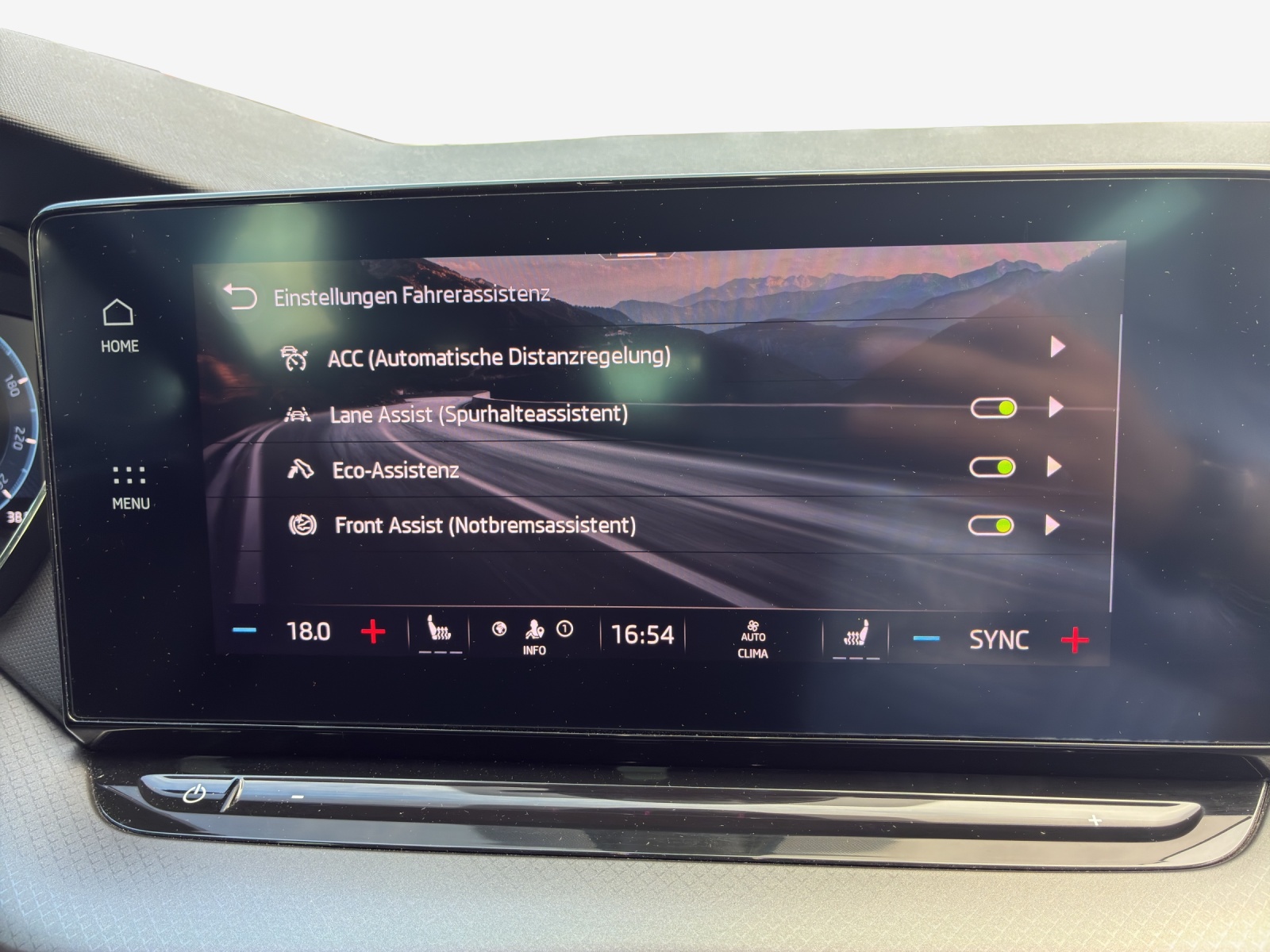 SKODA Octavia Combi 2.0 TDI DSG Ambition 4x4-image-13