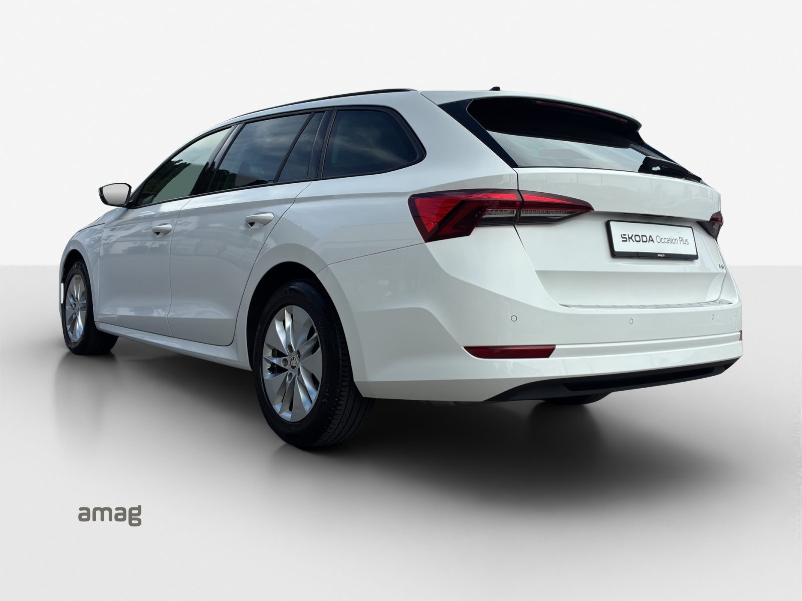 SKODA Octavia Combi 2.0 TDI DSG Ambition 4x4-image-2