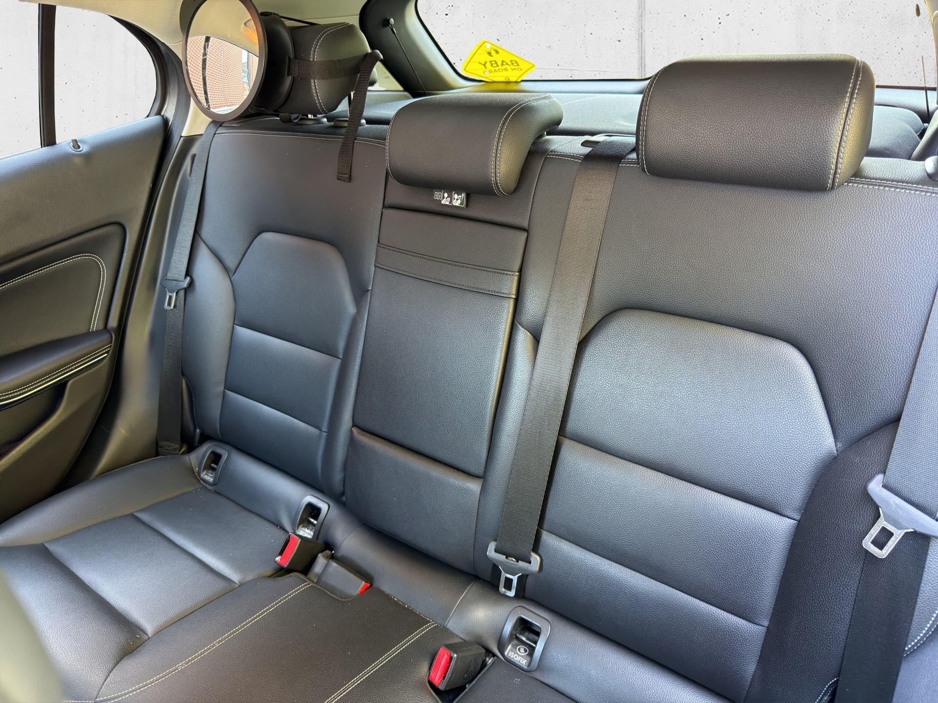 MERCEDES-BENZ GLA 200 Night Star-image-14