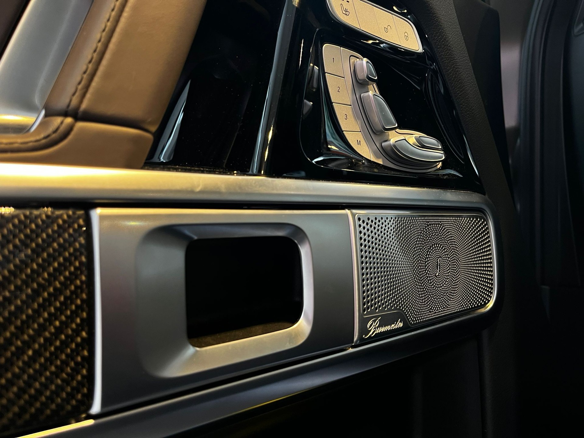 MERCEDES-BENZ G 63 AMG-image-21