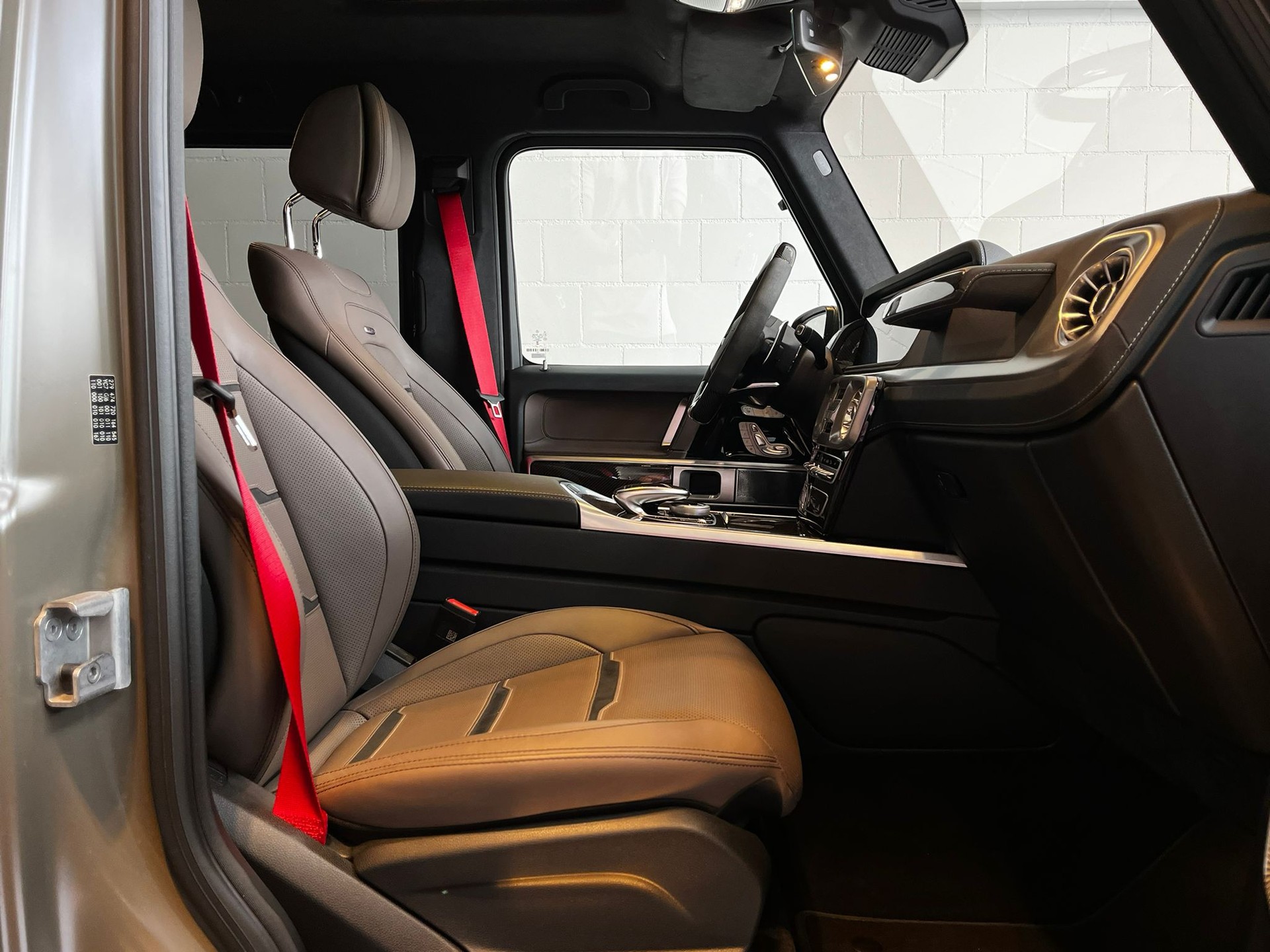 MERCEDES-BENZ G 63 AMG-image-16