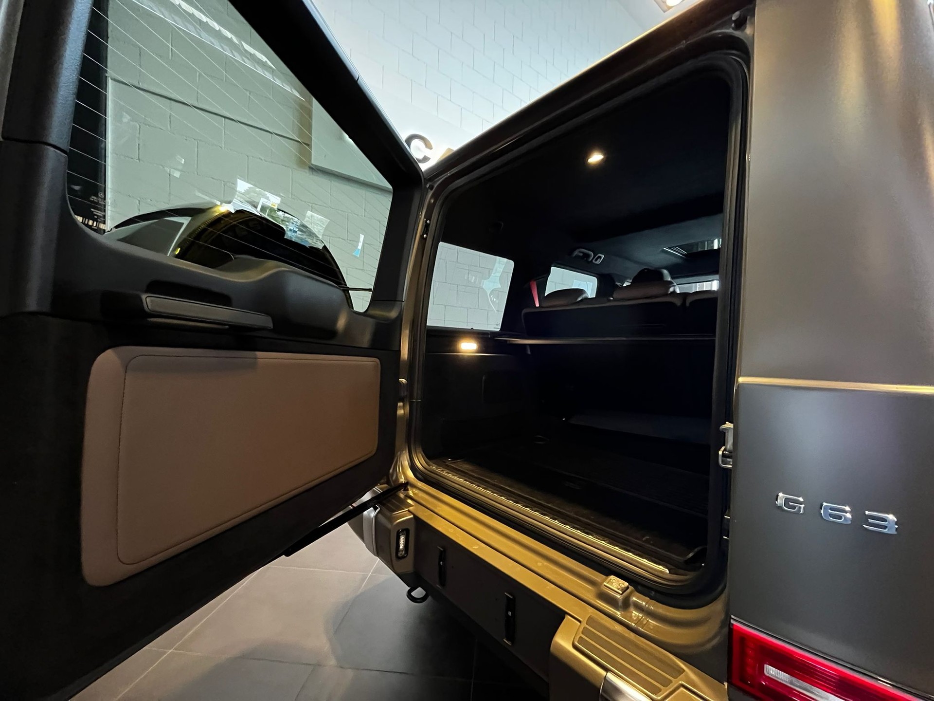 MERCEDES-BENZ G 63 AMG-image-25