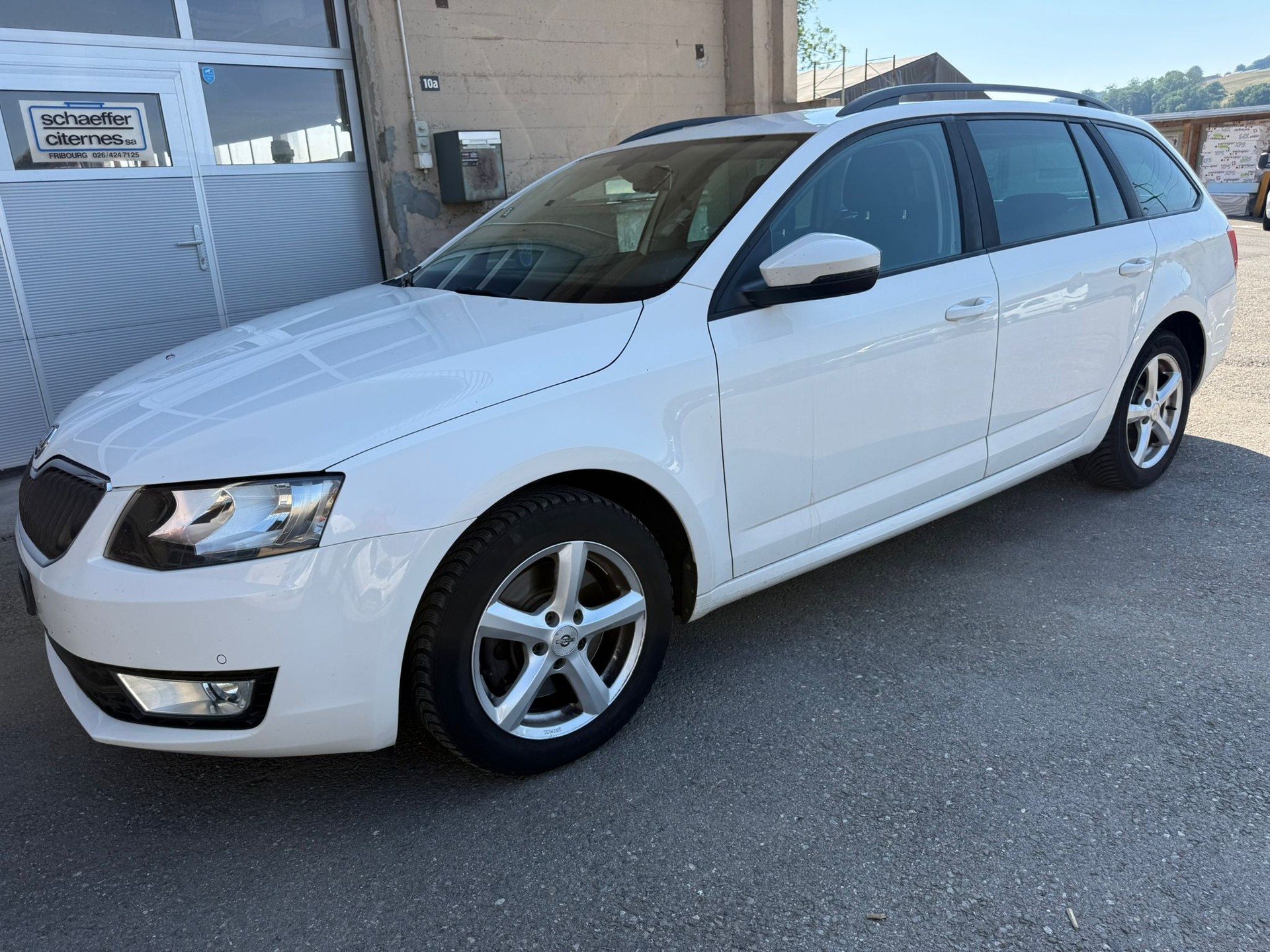 SKODA Octavia Combi 1.8 TSI Ambition 4x4 DSG-image-1