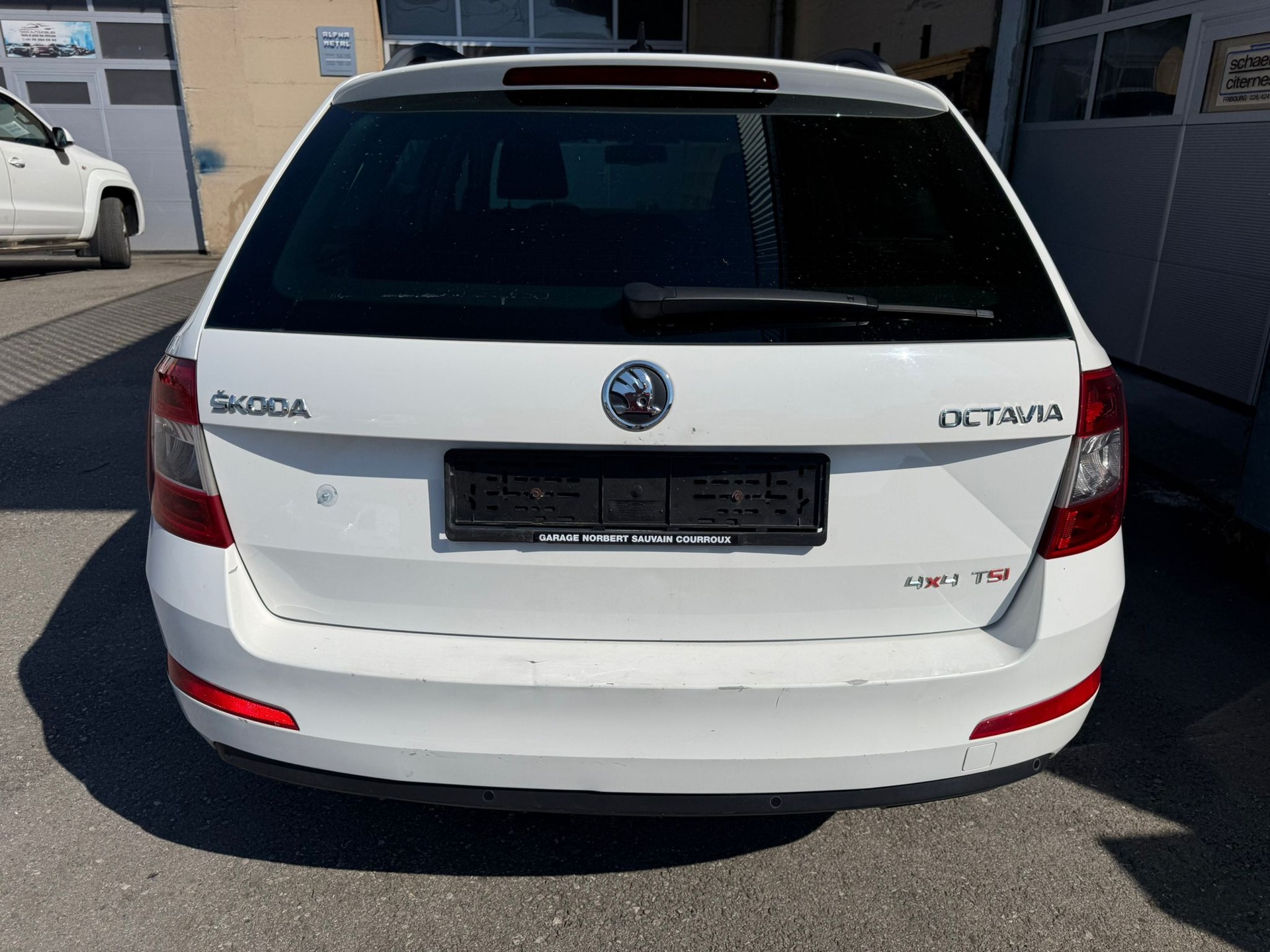 SKODA Octavia Combi 1.8 TSI Ambition 4x4 DSG-image-3