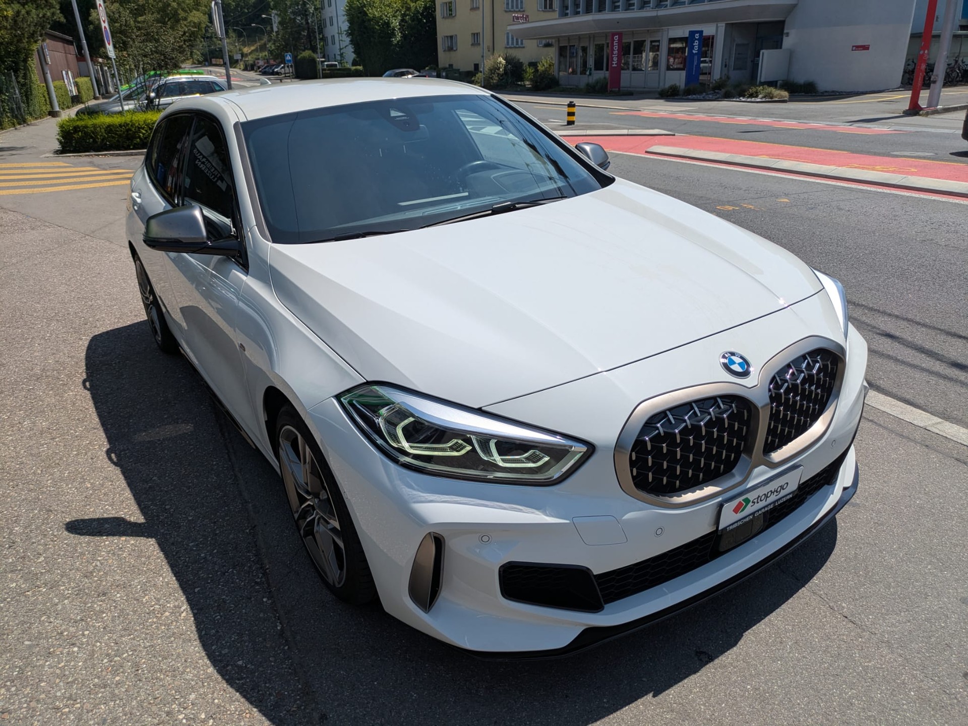 BMW M135i xDrive Steptronic-image-3