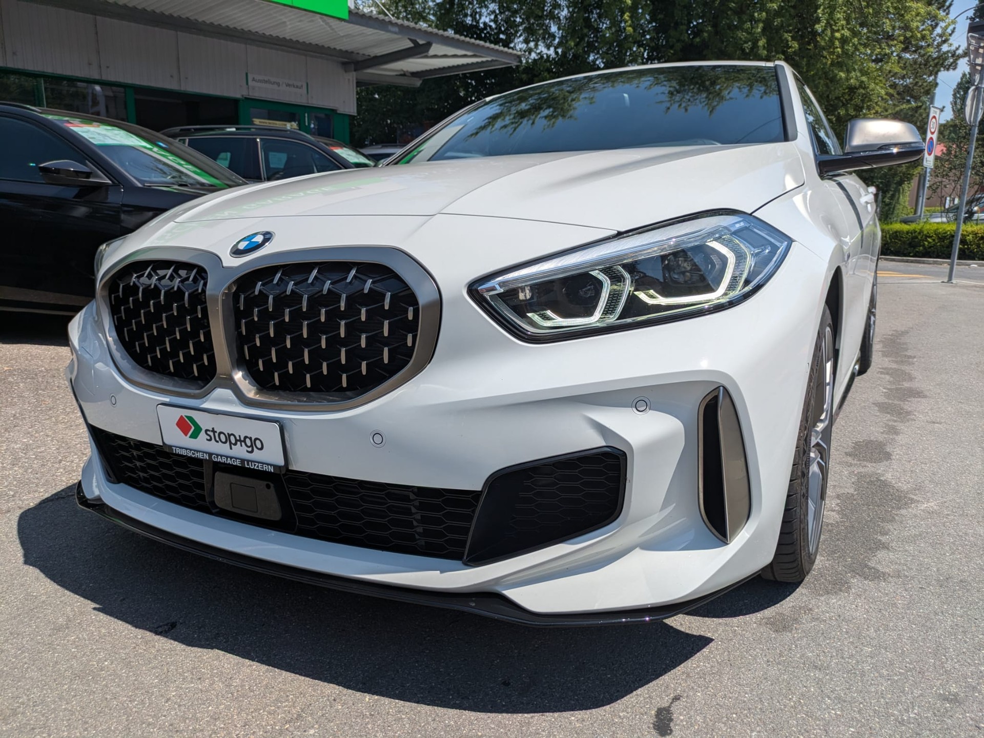 BMW M135i xDrive Steptronic-image-0