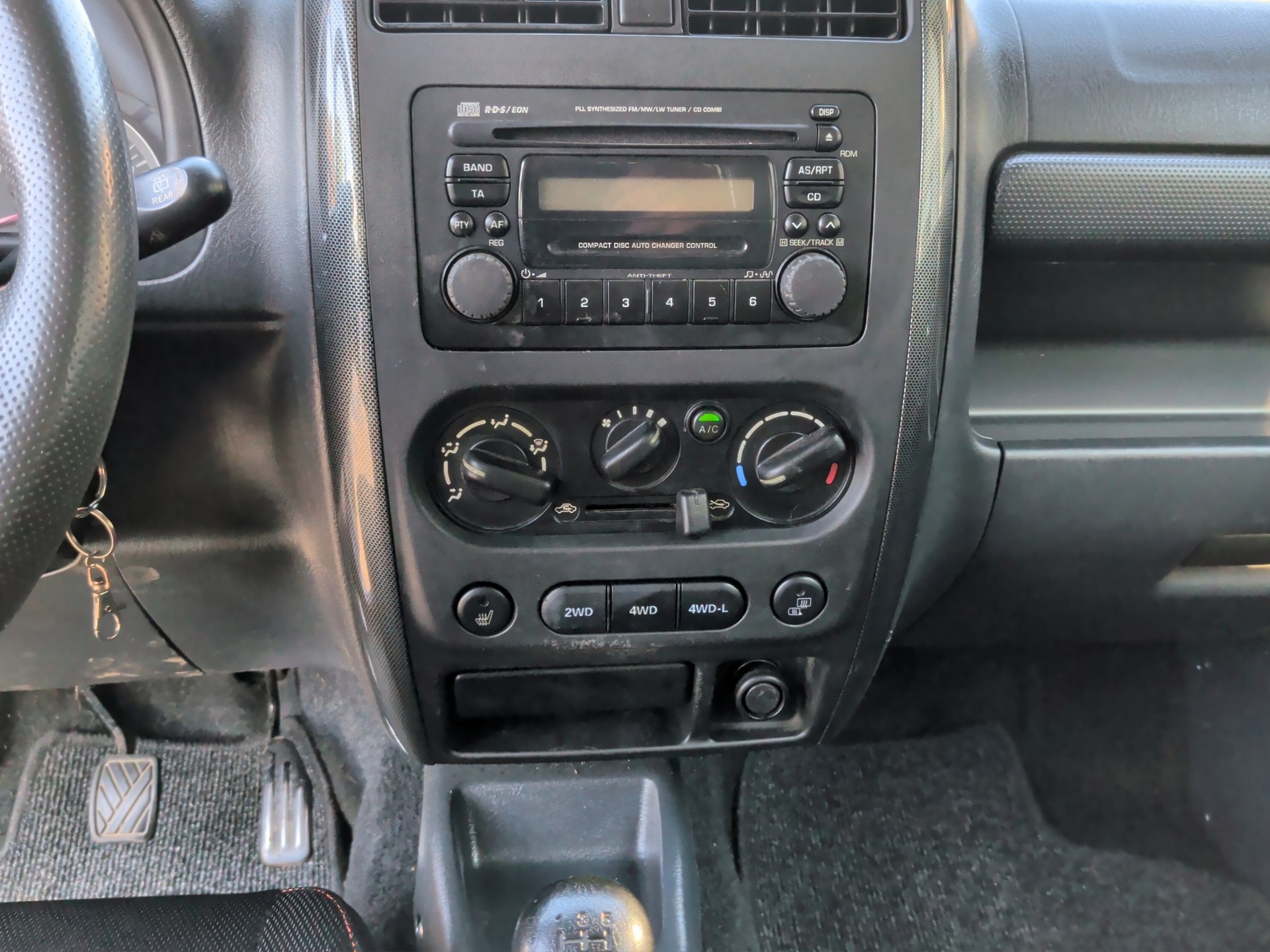 SUZUKI Jimny 1.3 16V GL Top-image-10