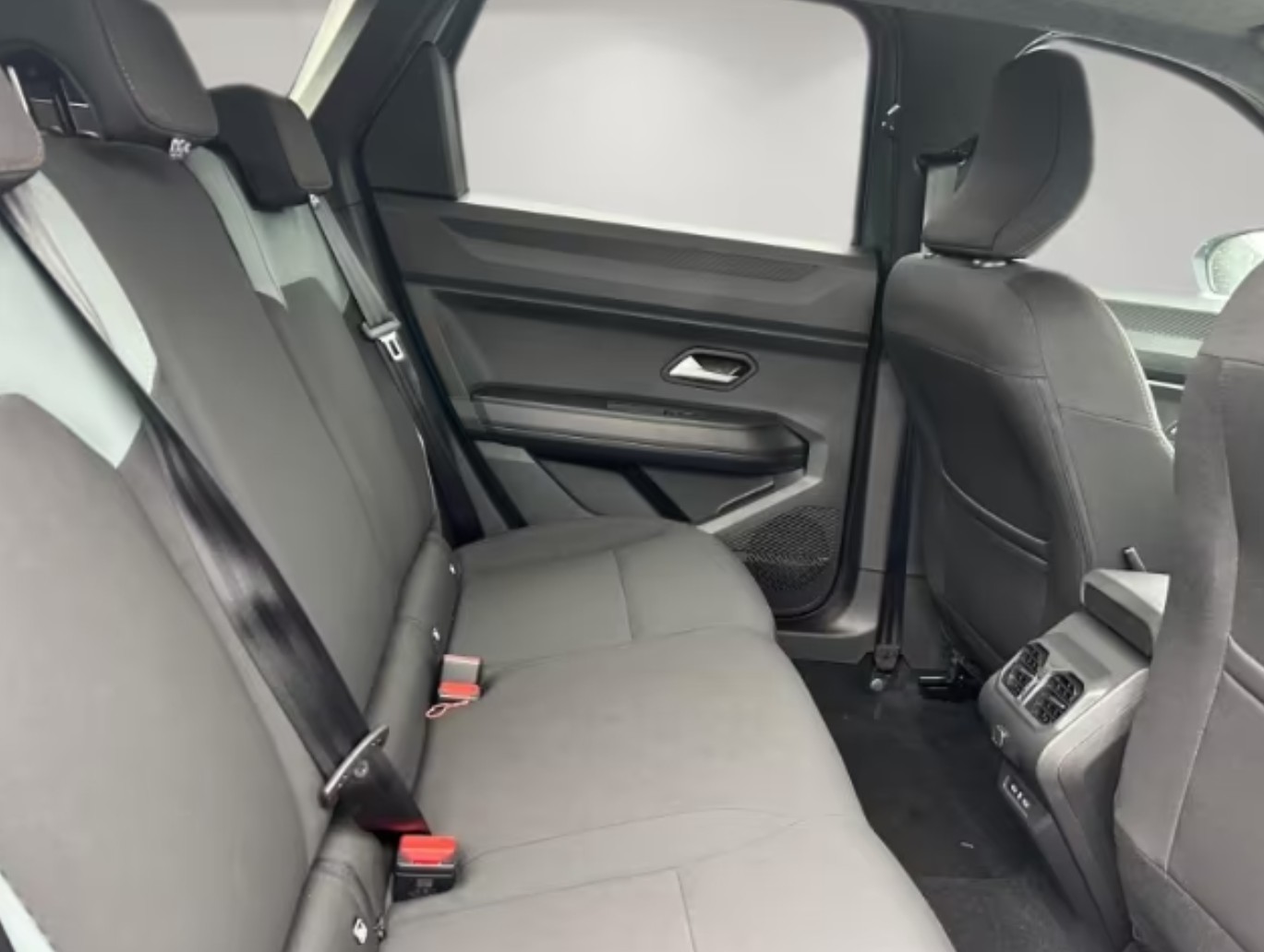 DACIA Bigster TCe 130 48V Extreme 4x4-image-9