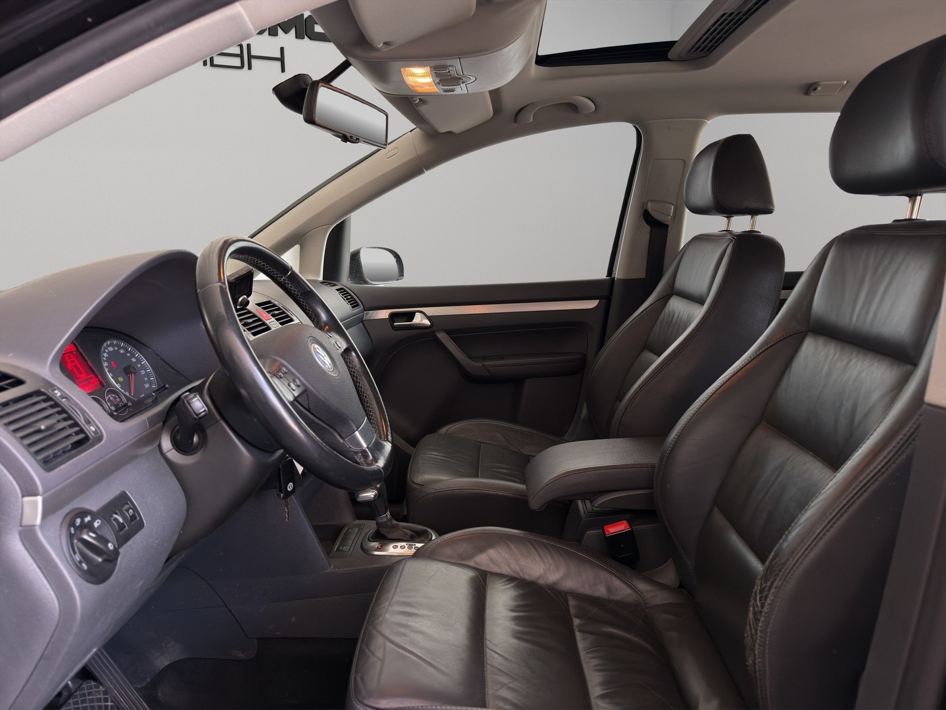 VW Touran 1.4 TSI Highline DSG-image-9