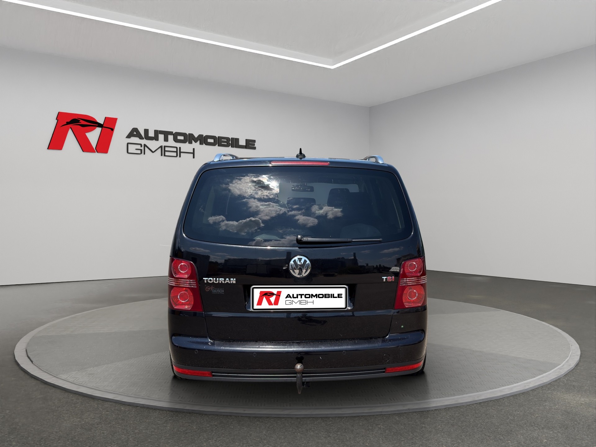 VW Touran 1.4 TSI Highline DSG-image-2