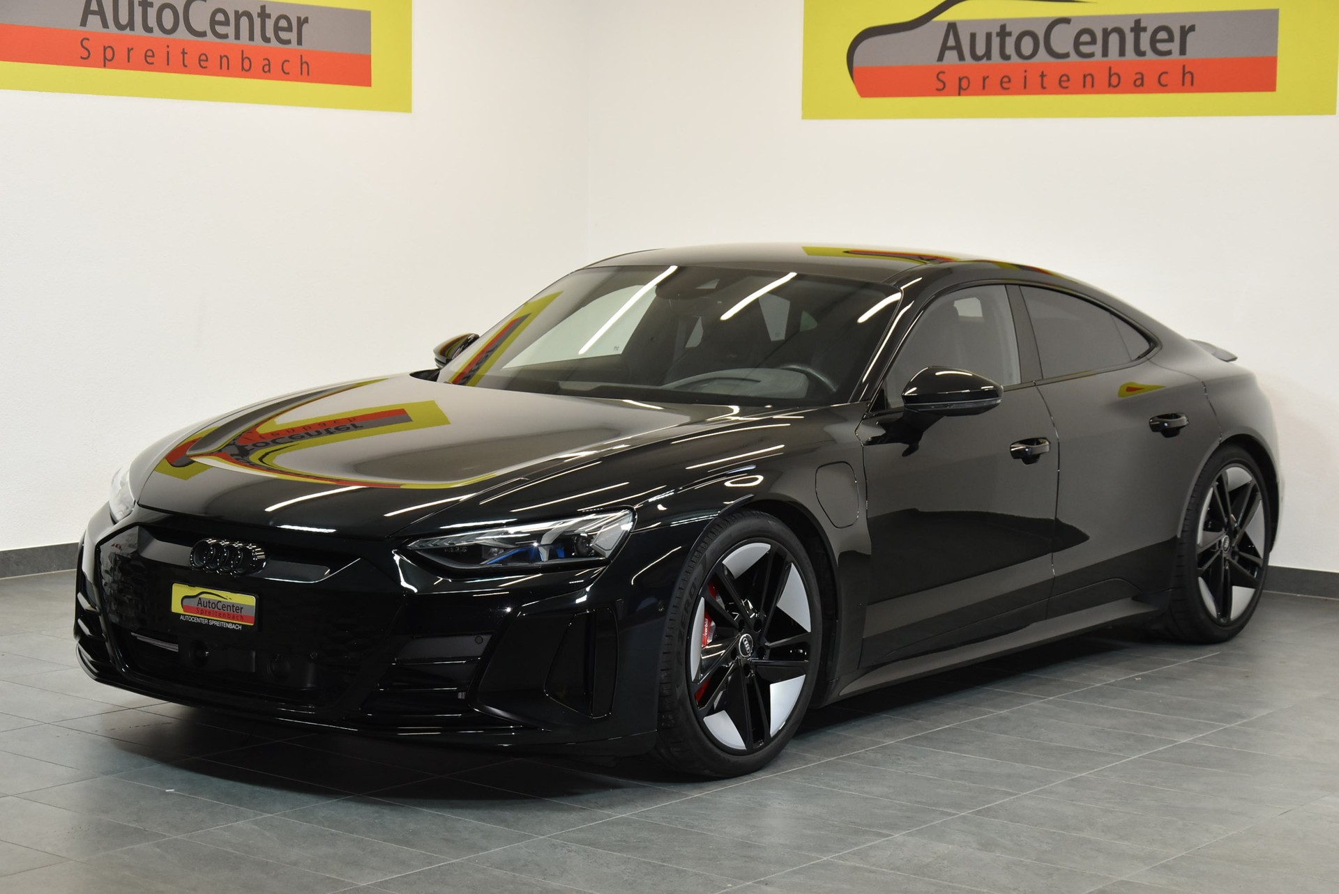 AUDI RS e-tron GT quattro-image-1
