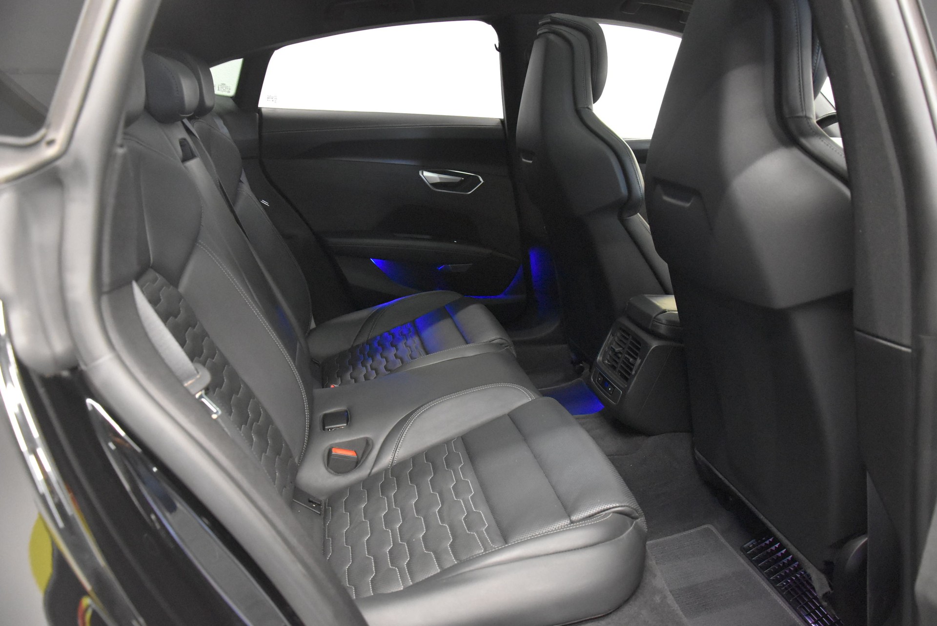 AUDI RS e-tron GT quattro-image-9