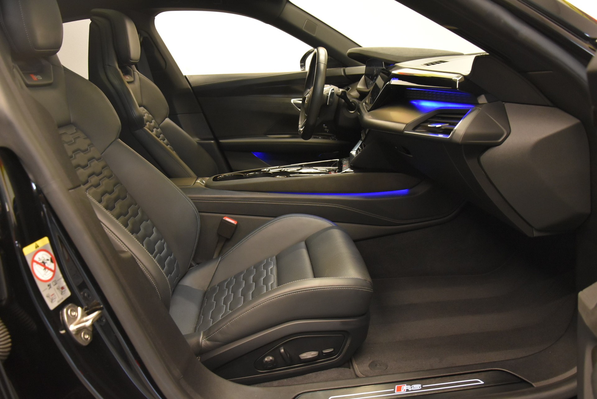 AUDI RS e-tron GT quattro-image-2