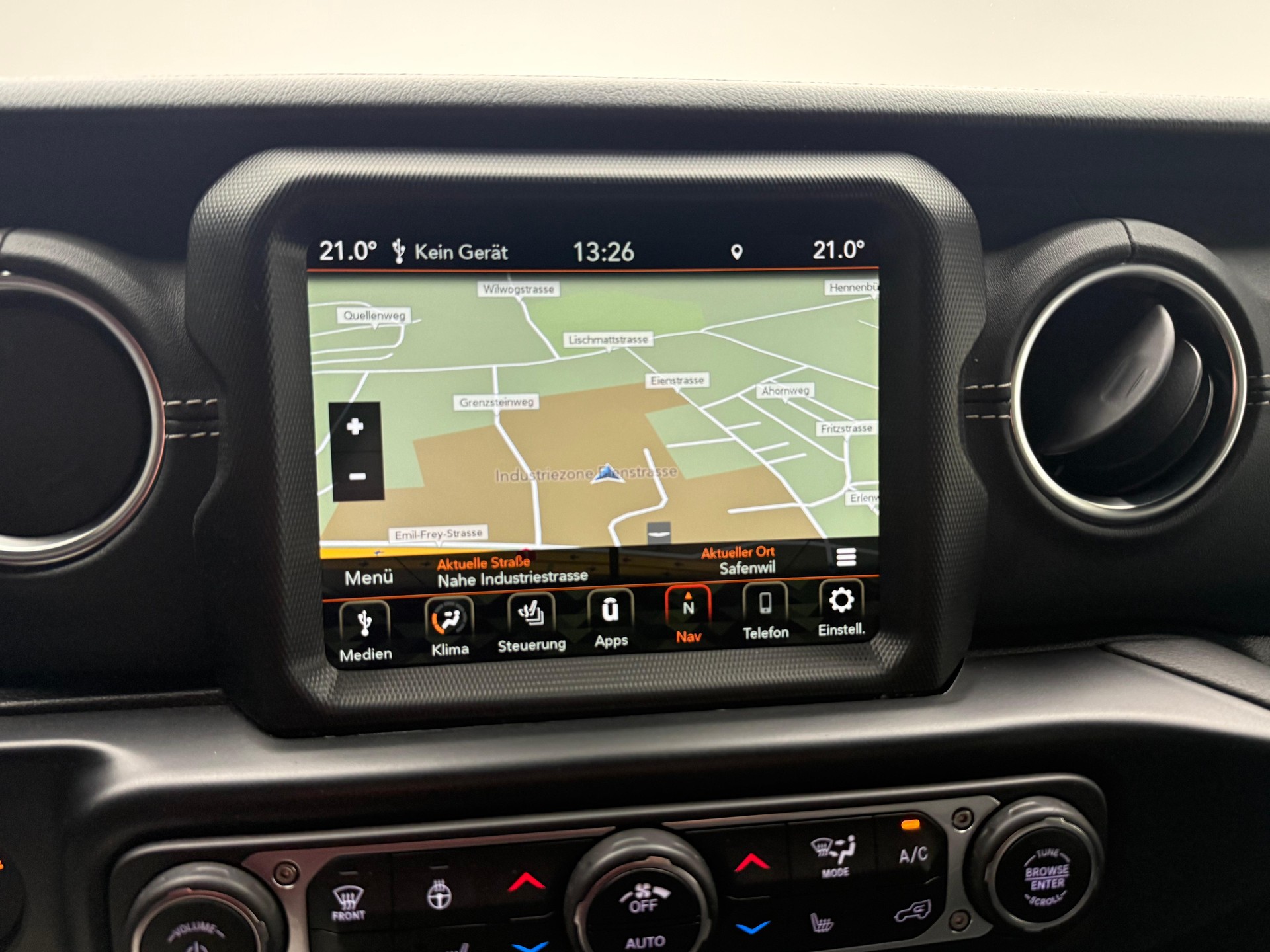 JEEP Wrangler 2.0 Turbo Sahara Unlimited 4xe-image-13