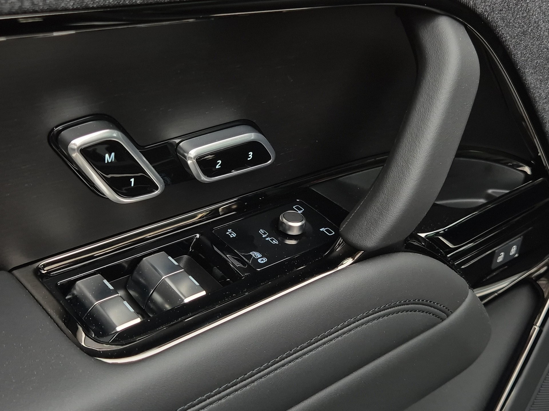 LAND ROVER Range Rover Sport 3.0 I6 P460e HSE Dynamic-image-10