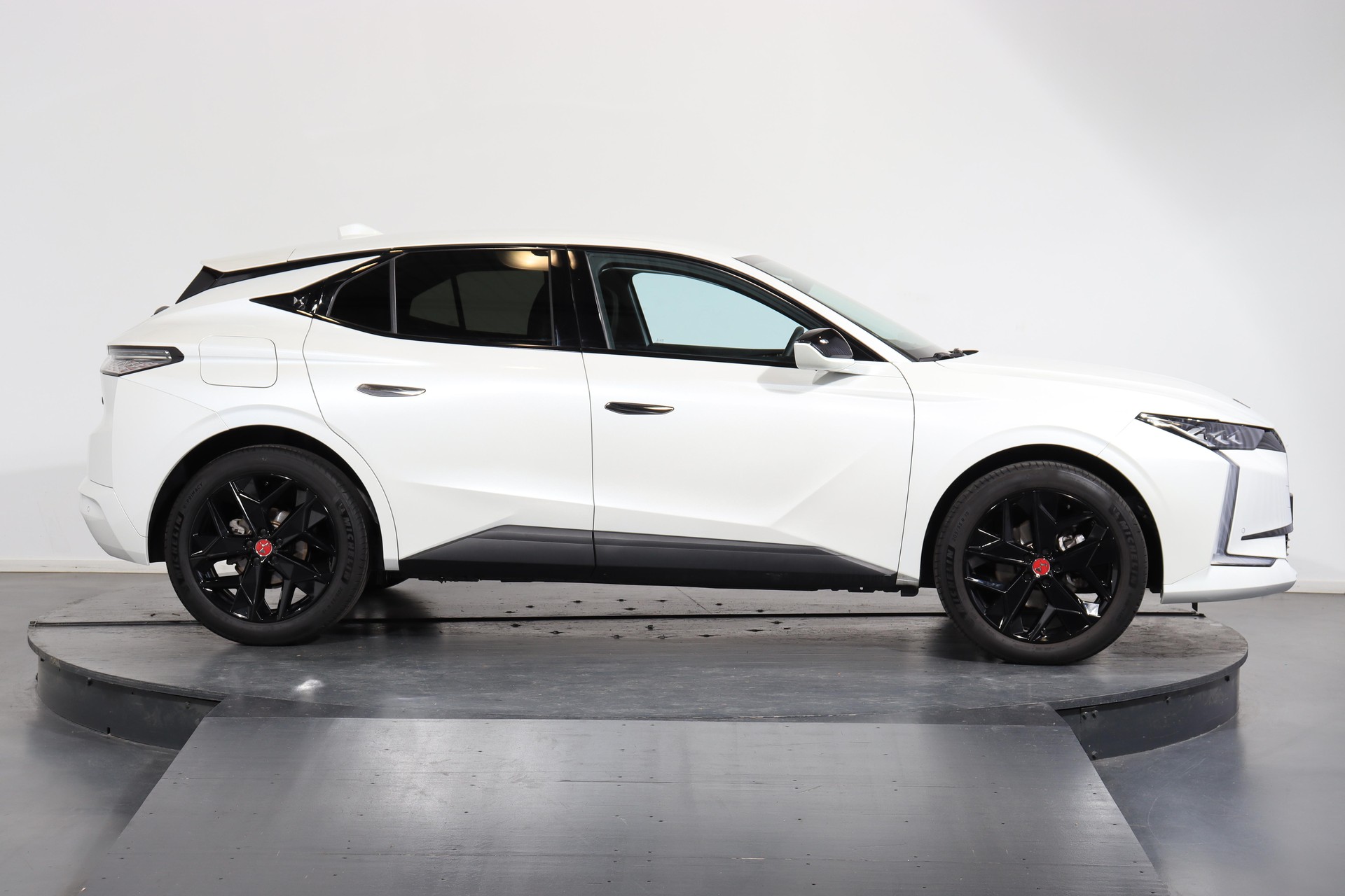DS AUTOMOBILES 4 1.2 PureTech Performance Line+-image-1