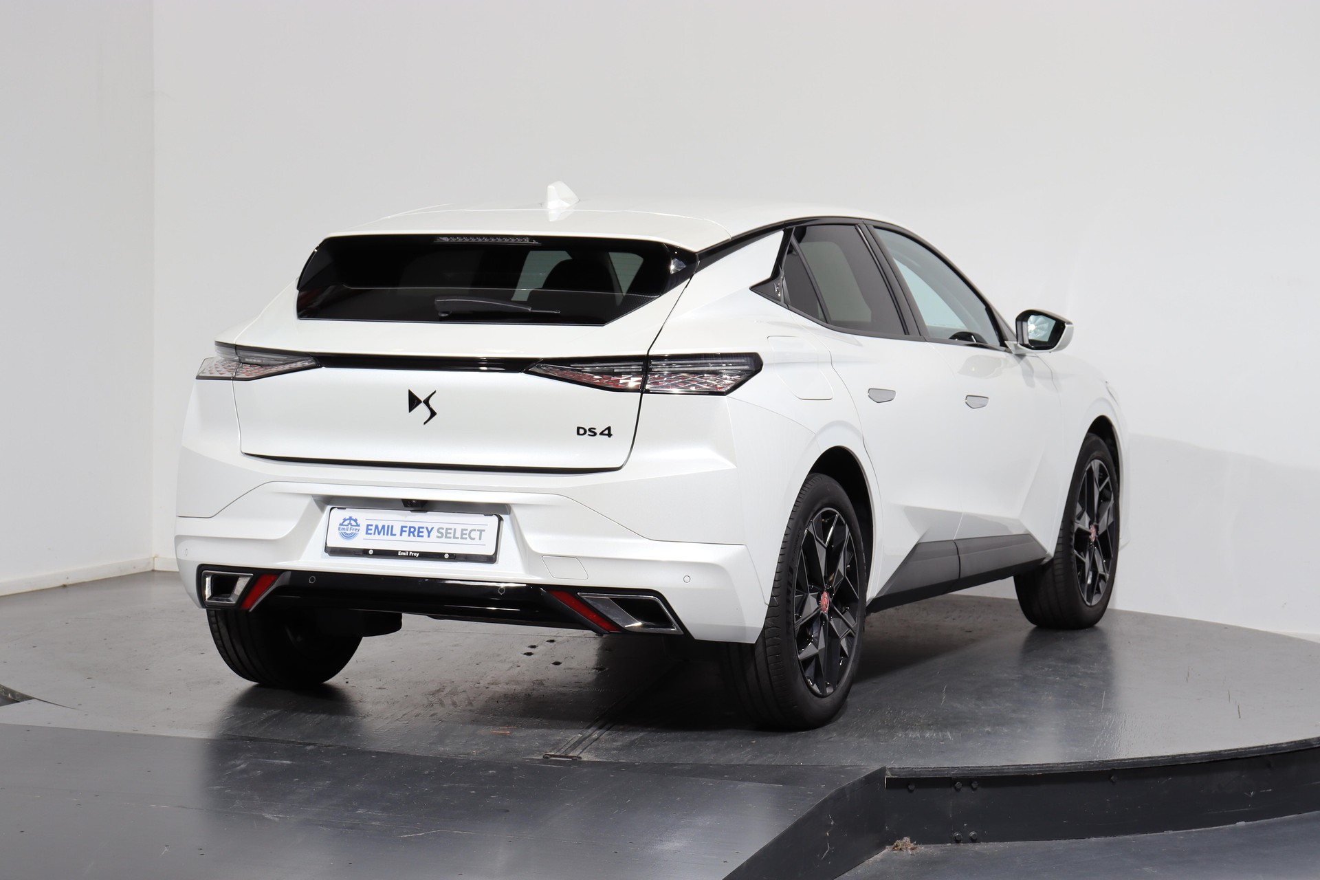 DS AUTOMOBILES 4 1.2 PureTech Performance Line+-image-2