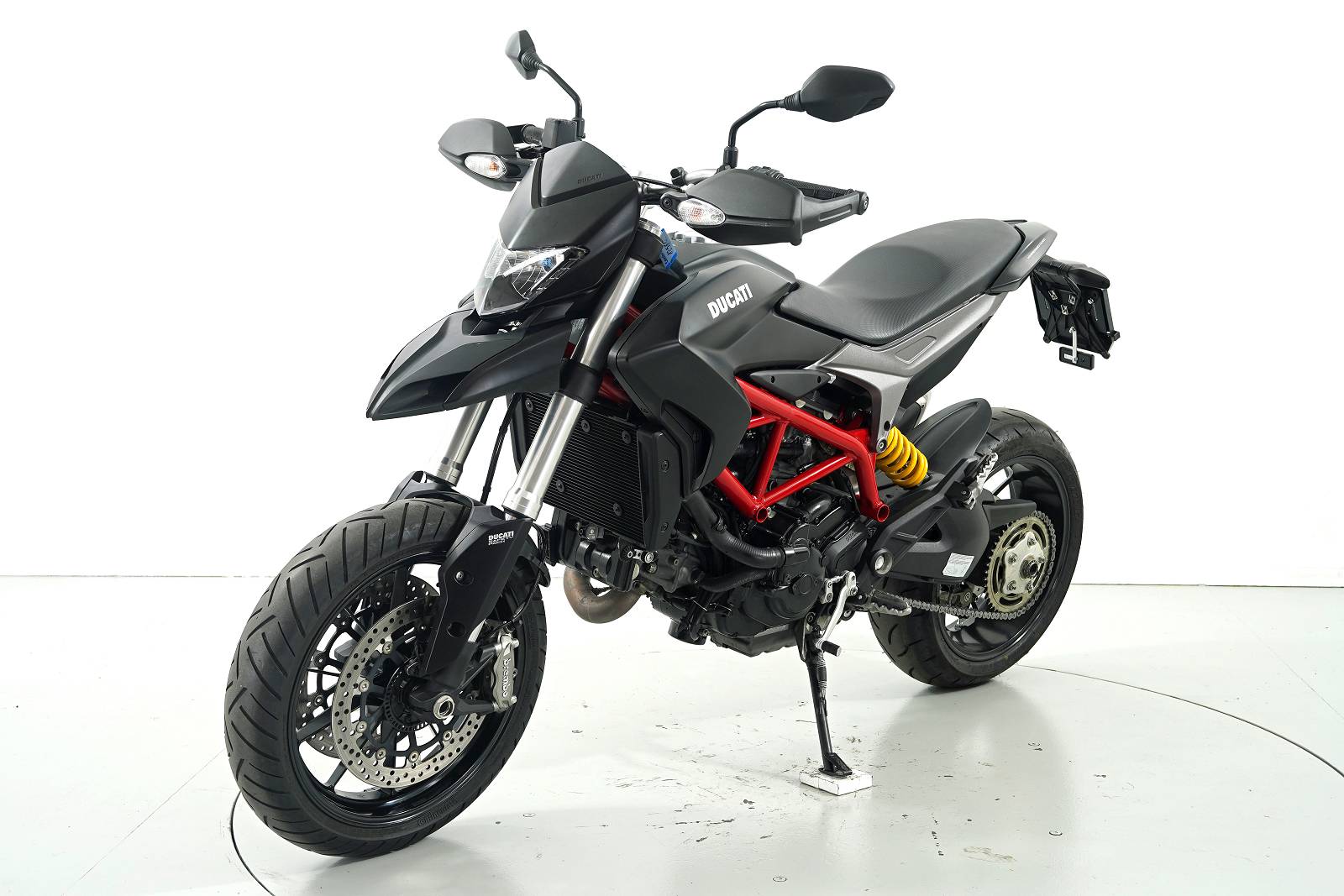 DUCATI Hypermotard 821 ABS-showroom-element-2